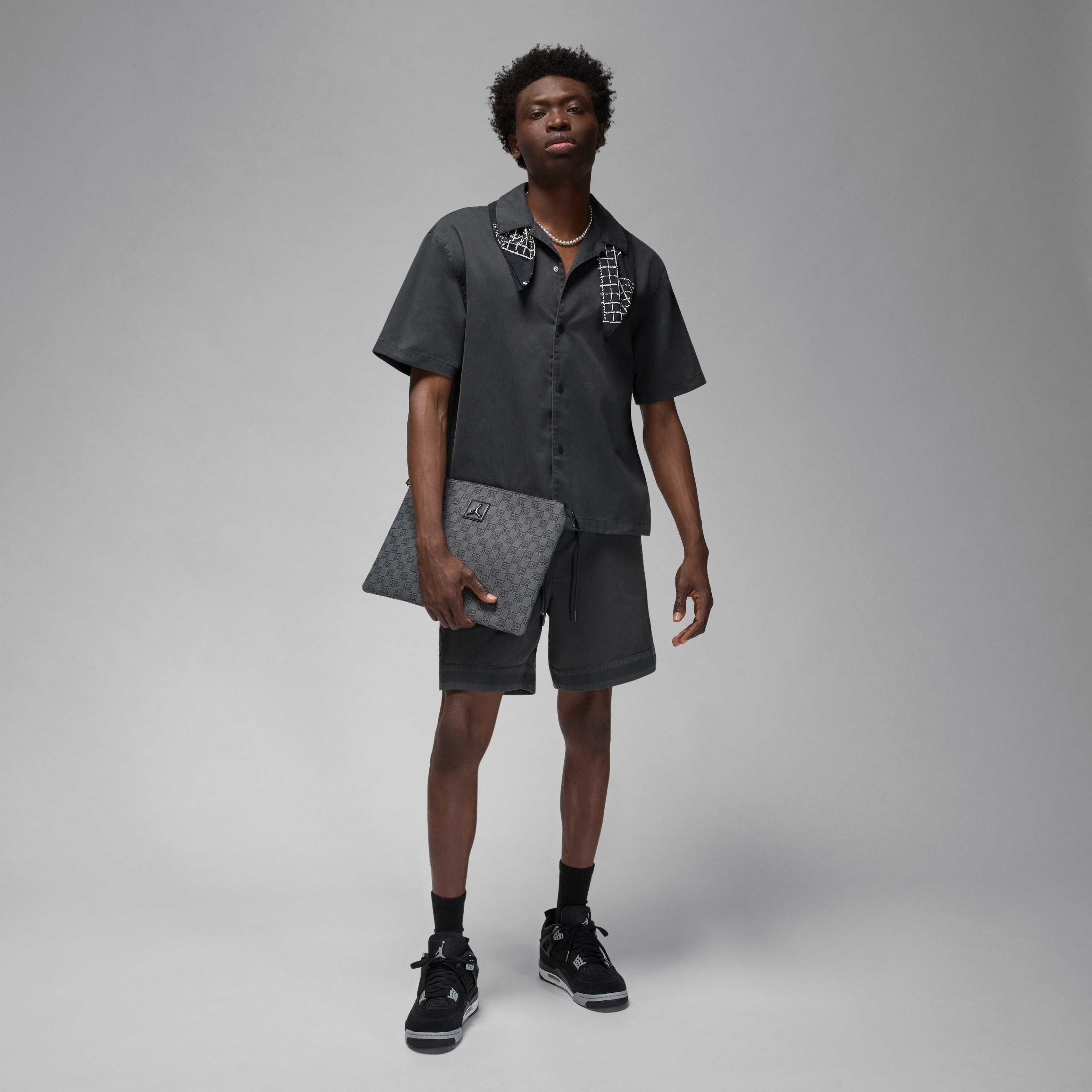 Jordan Essentials image number 4