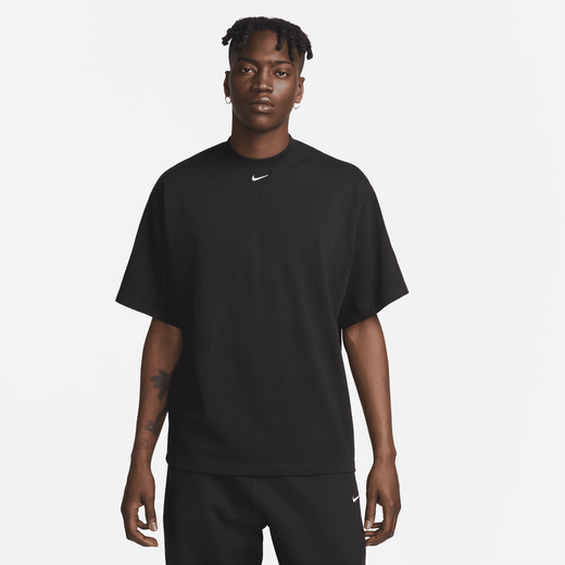 Black nike discount tshirt