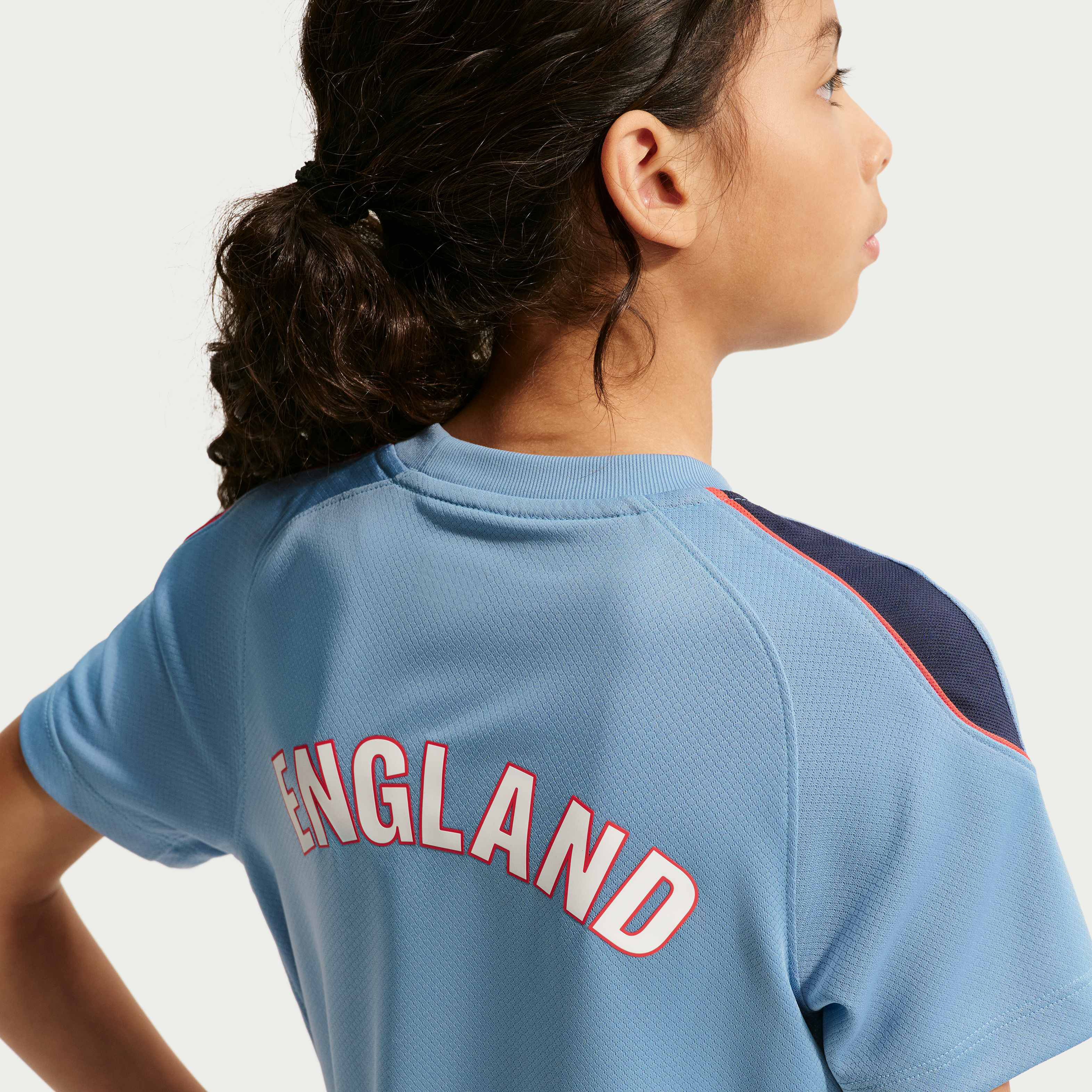 England Strike image number 3