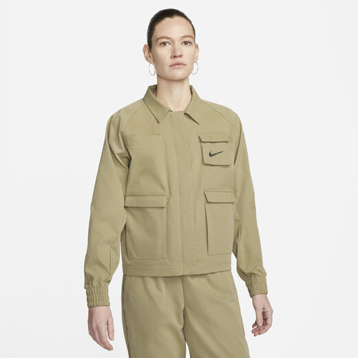 نايكي سبورتسوير سووش