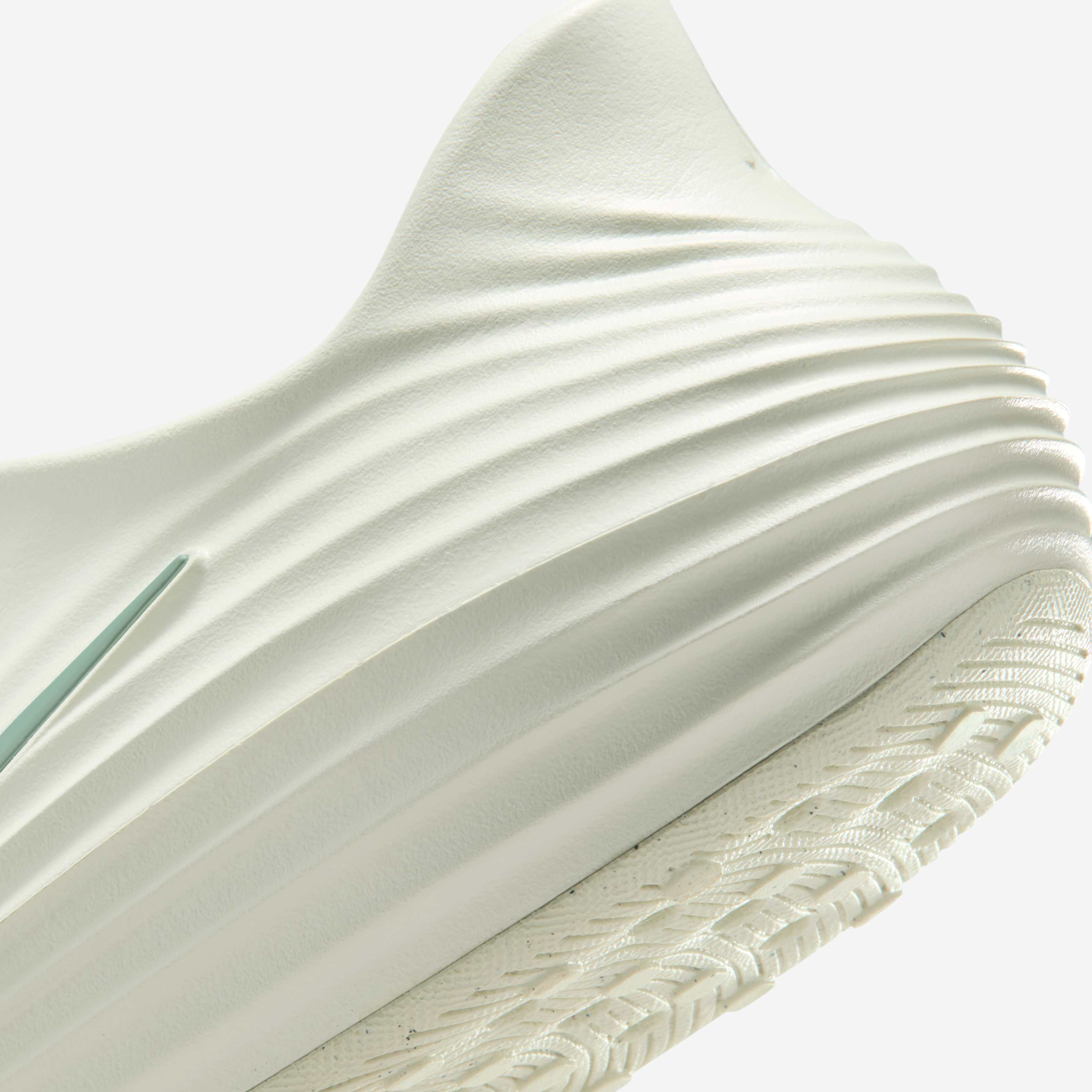 Nike ReactX Rejuven8 image number 7