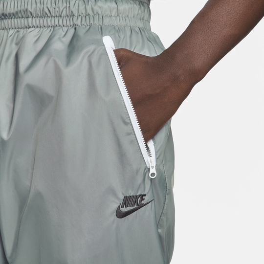 Nike windrunner hot sale pants small
