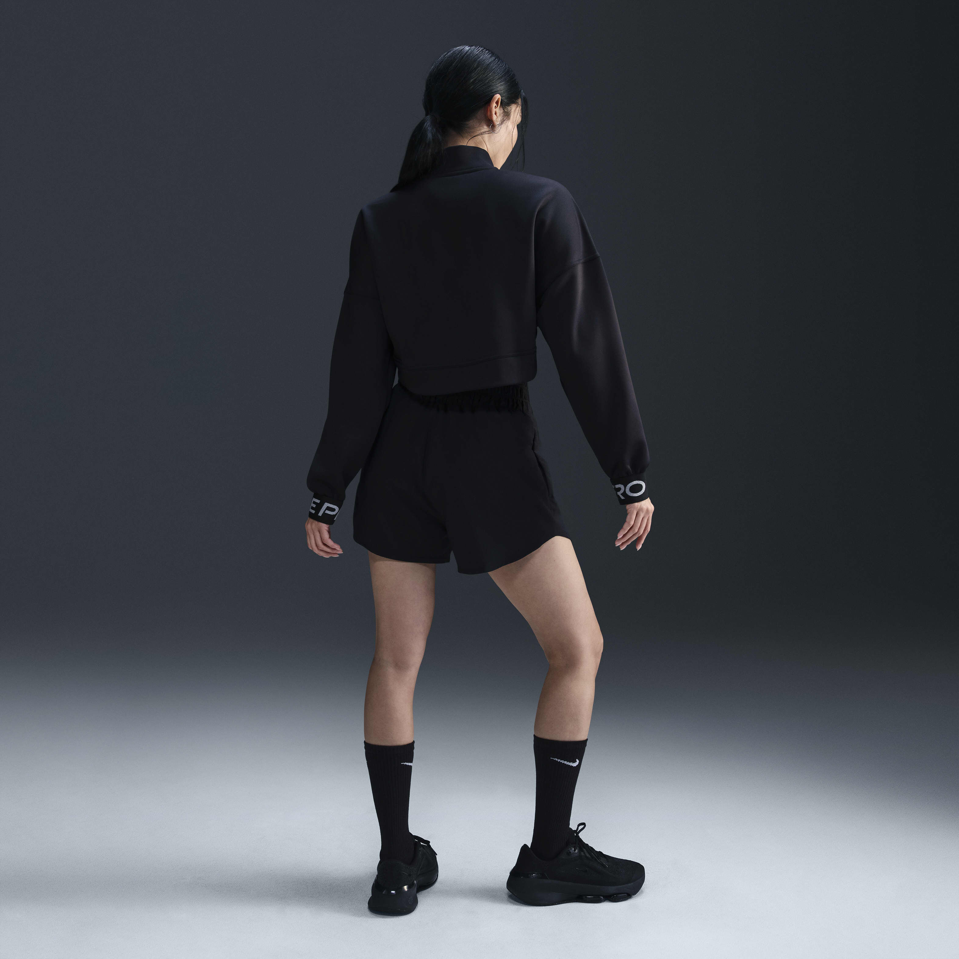 Nike Pro image number 4