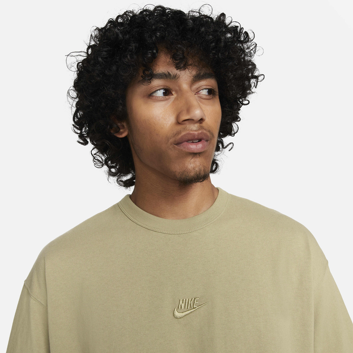 Nike Sportswear Premium Essentials image number 2 Nike Sportswear Premium Essentials image number 2