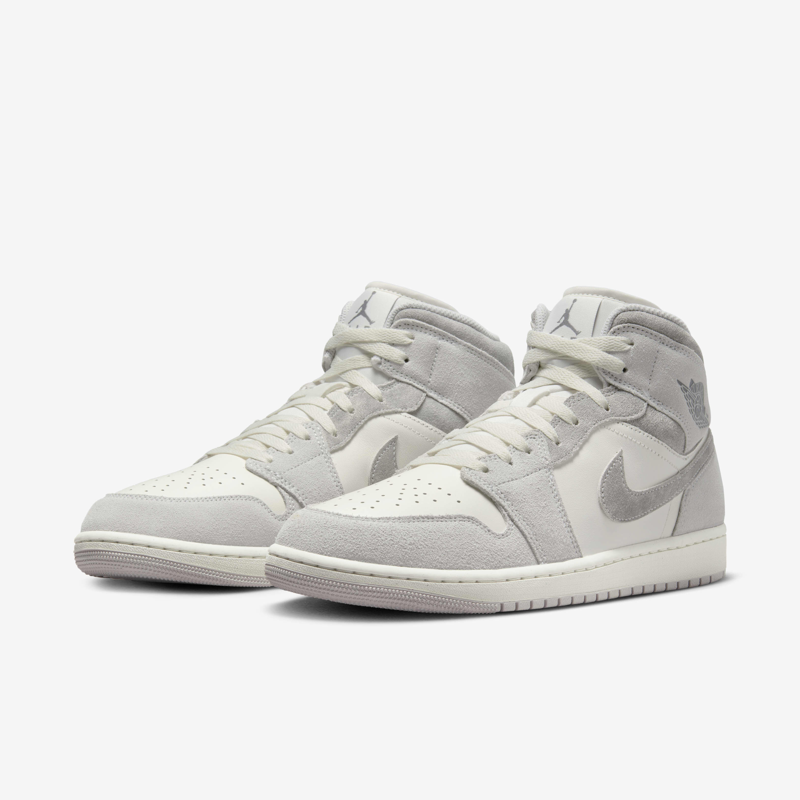 Air Jordan 1 Mid SE image number 4