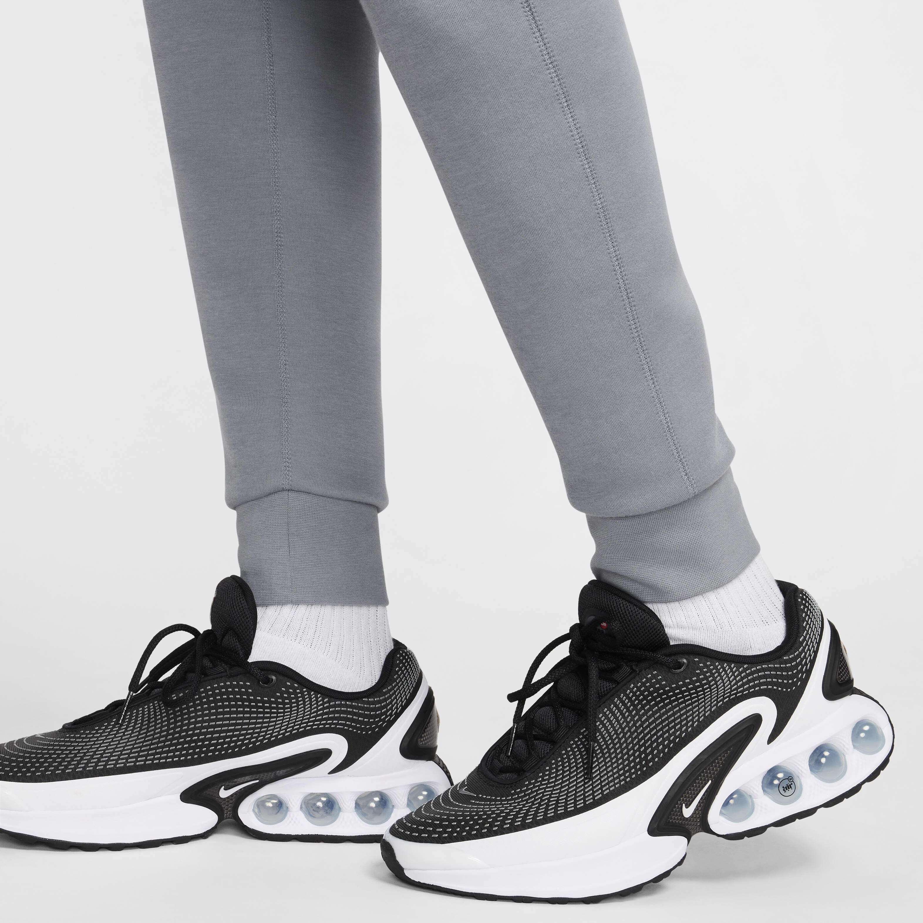 Nike Sportswear Tech Fleece image number 7