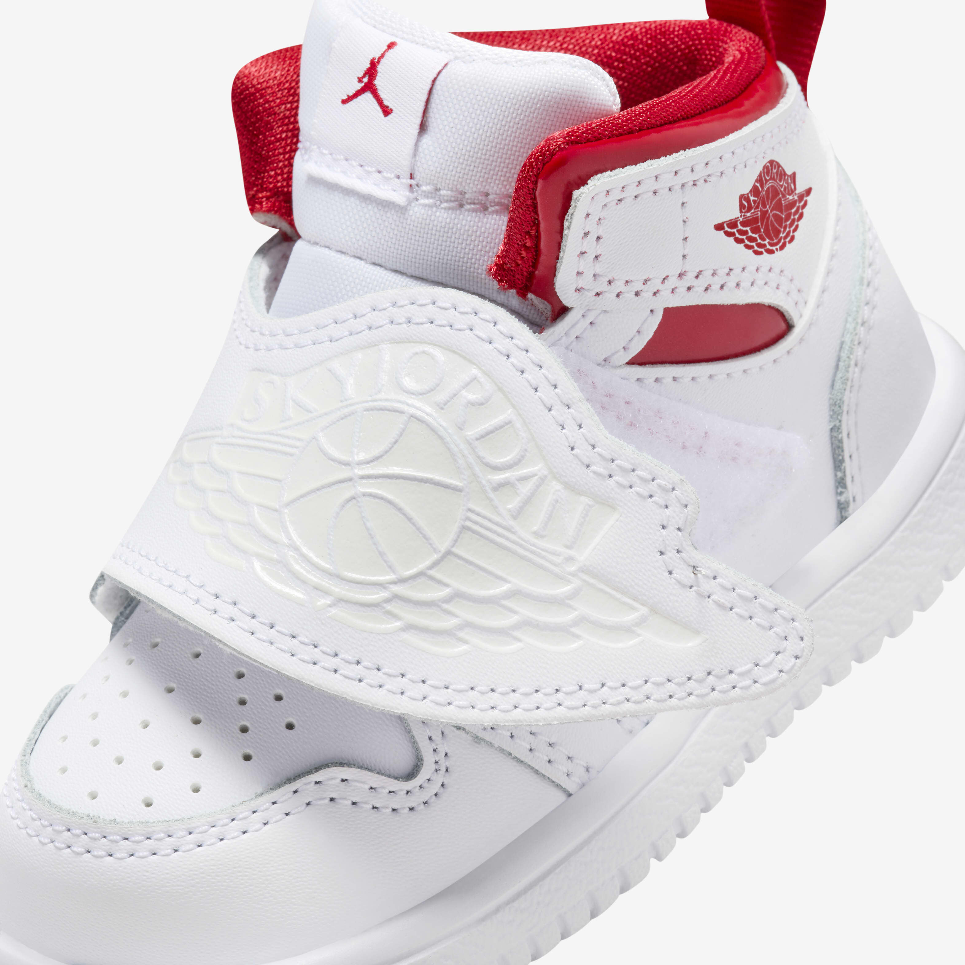 Sky Jordan 1 image number 6