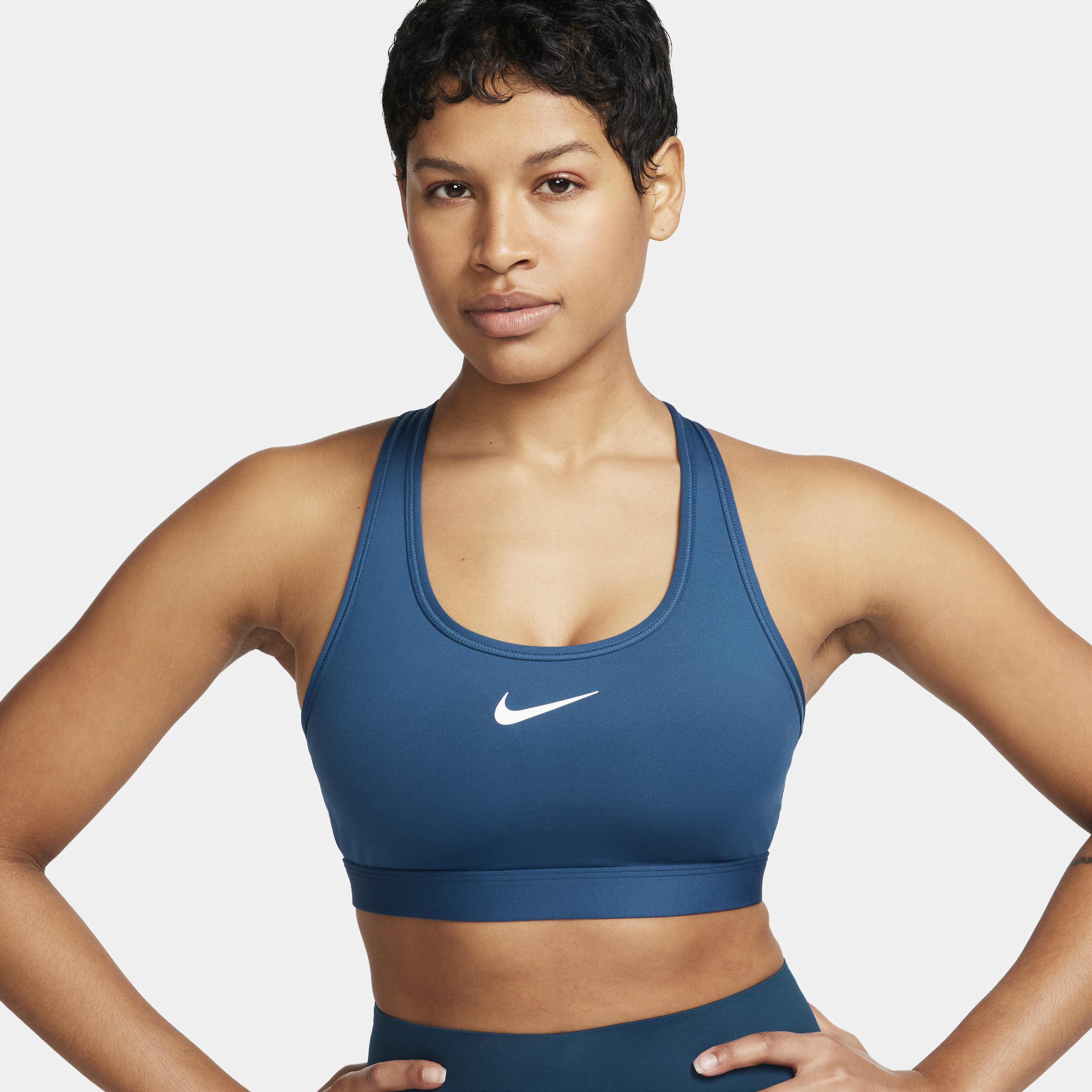 Nike Swoosh Medium-Support image number 0