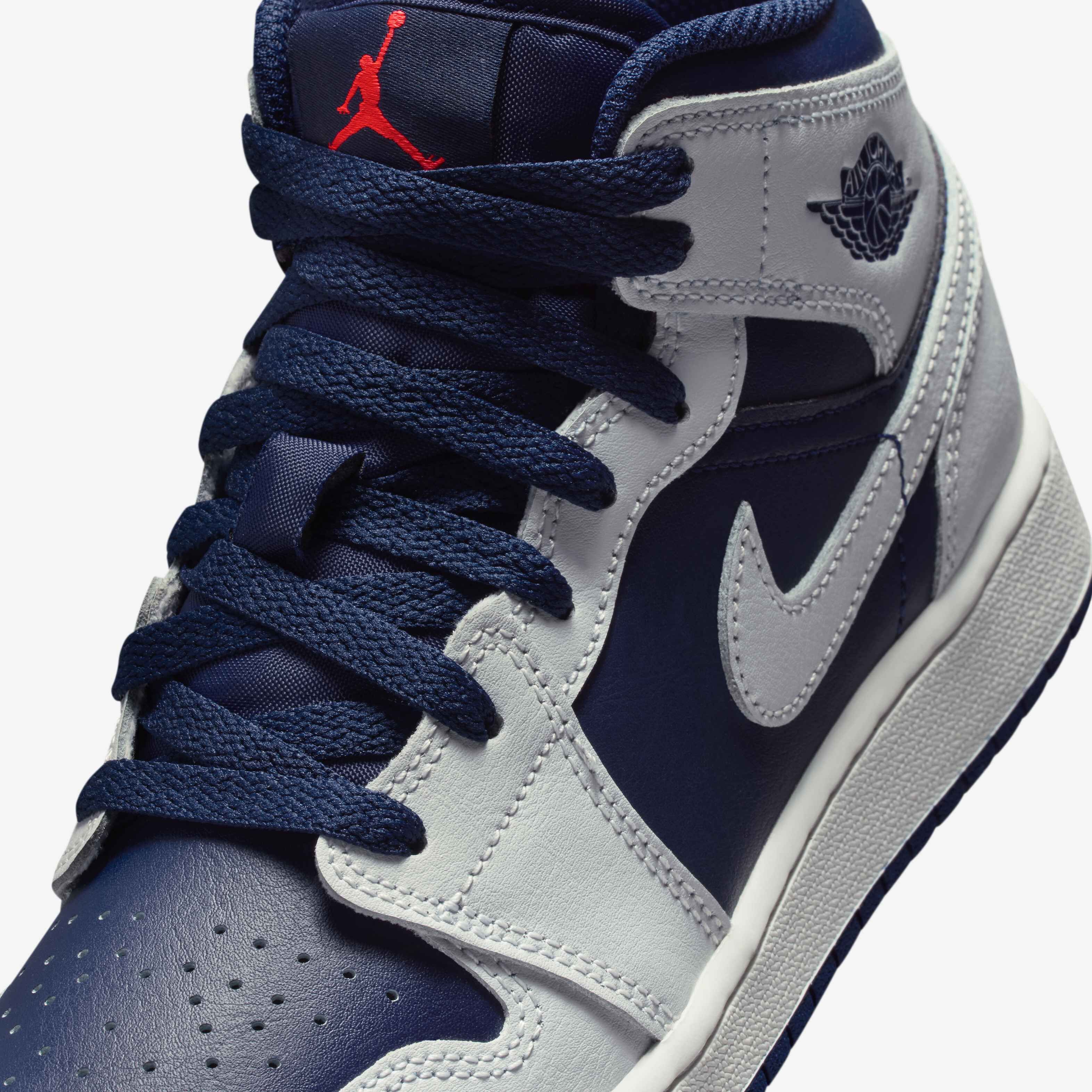 Air Jordan 1 Mid image number 6