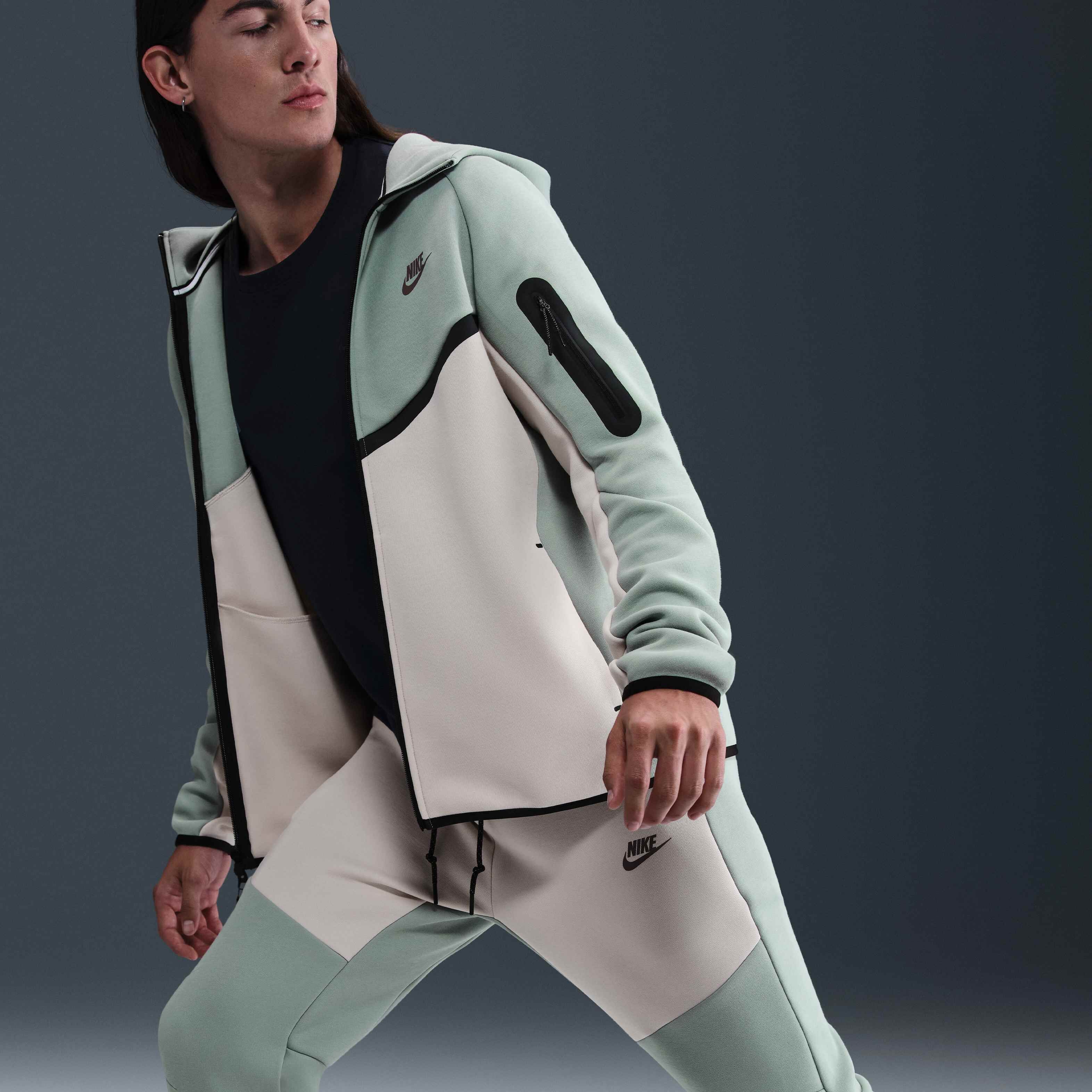 Nike Tech image number 4