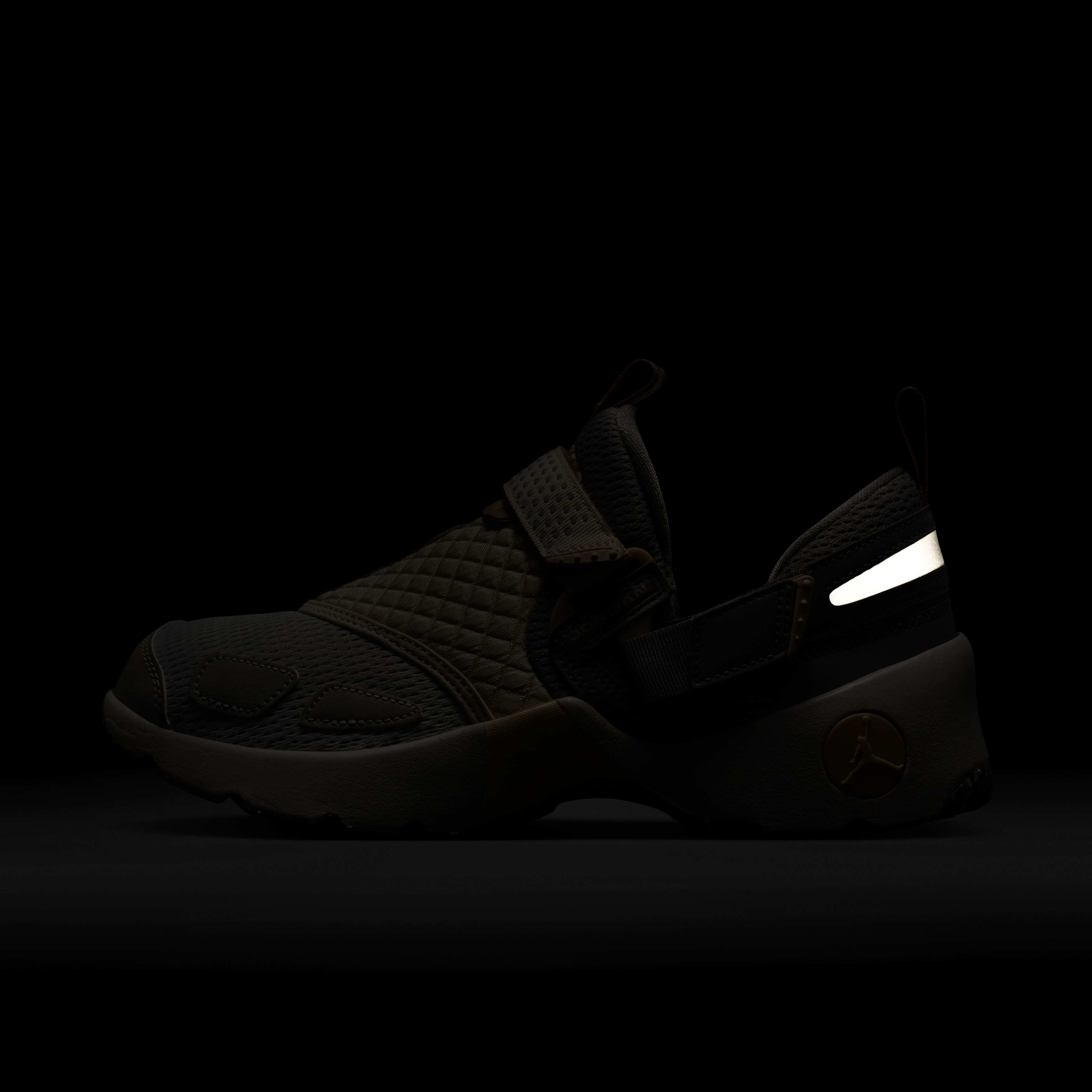 Jordan Trunner LX image number 8