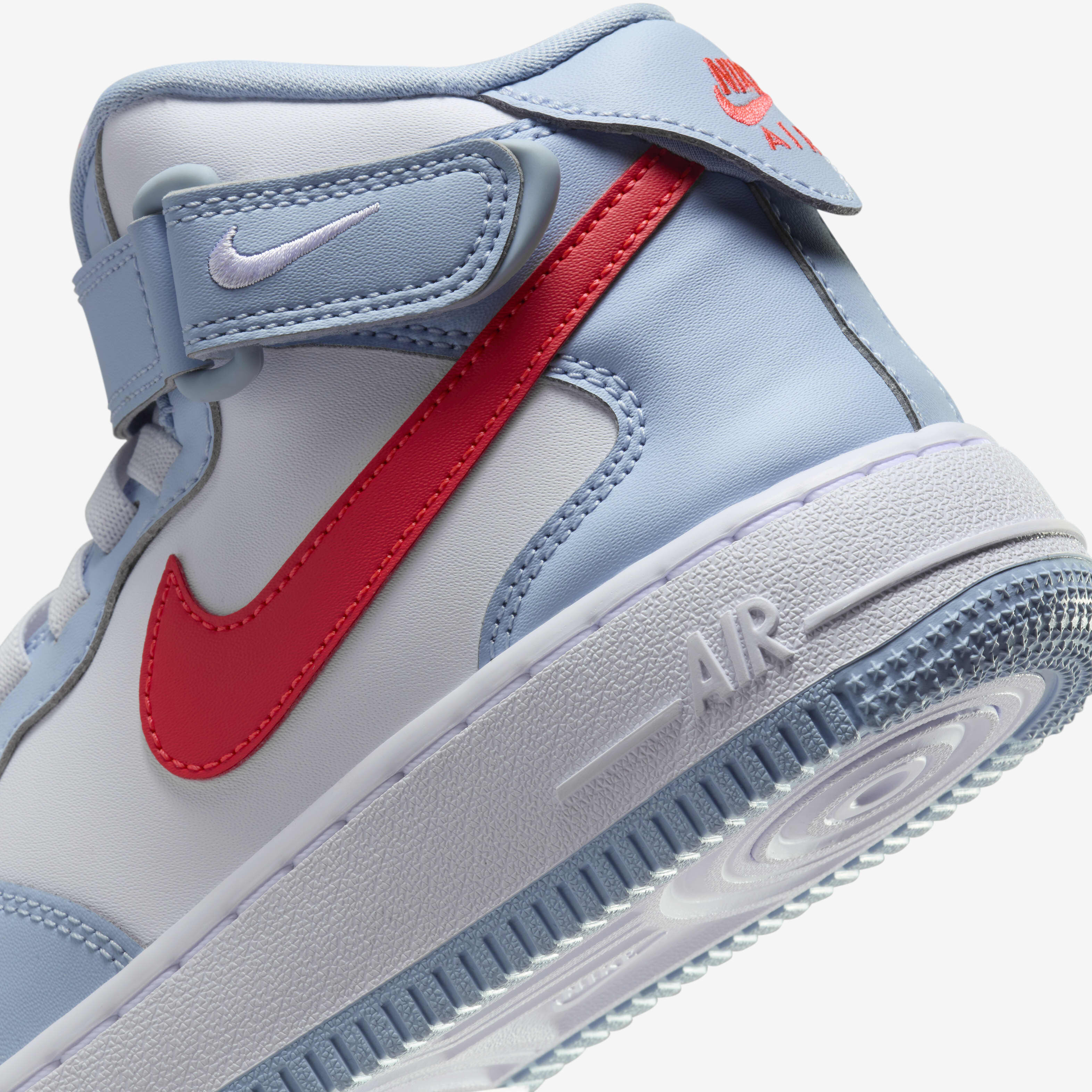 Nike Air Force 1 Mid EasyOn image number 7