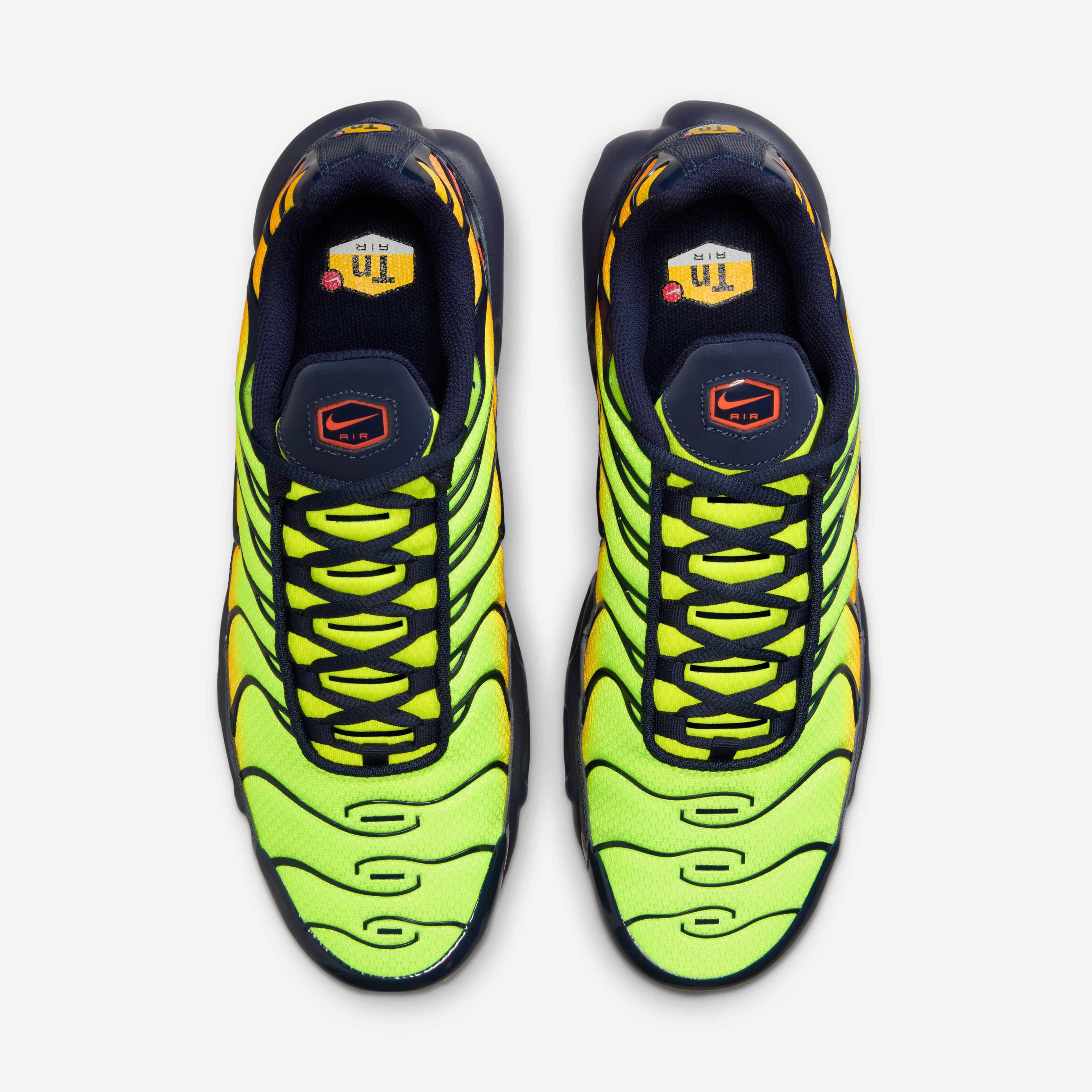 Nike Air Max Plus image number 3