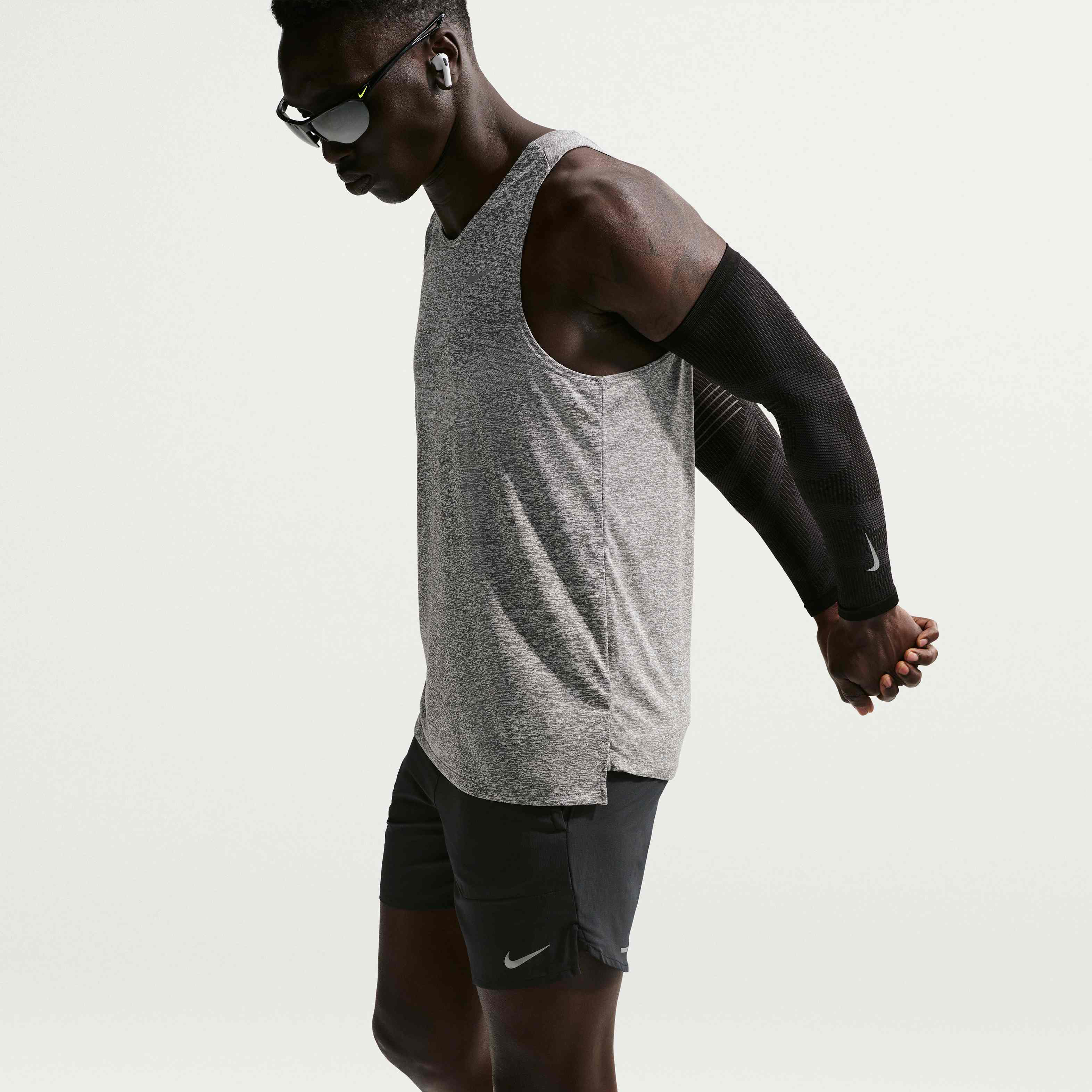 Nike Stride image number 3