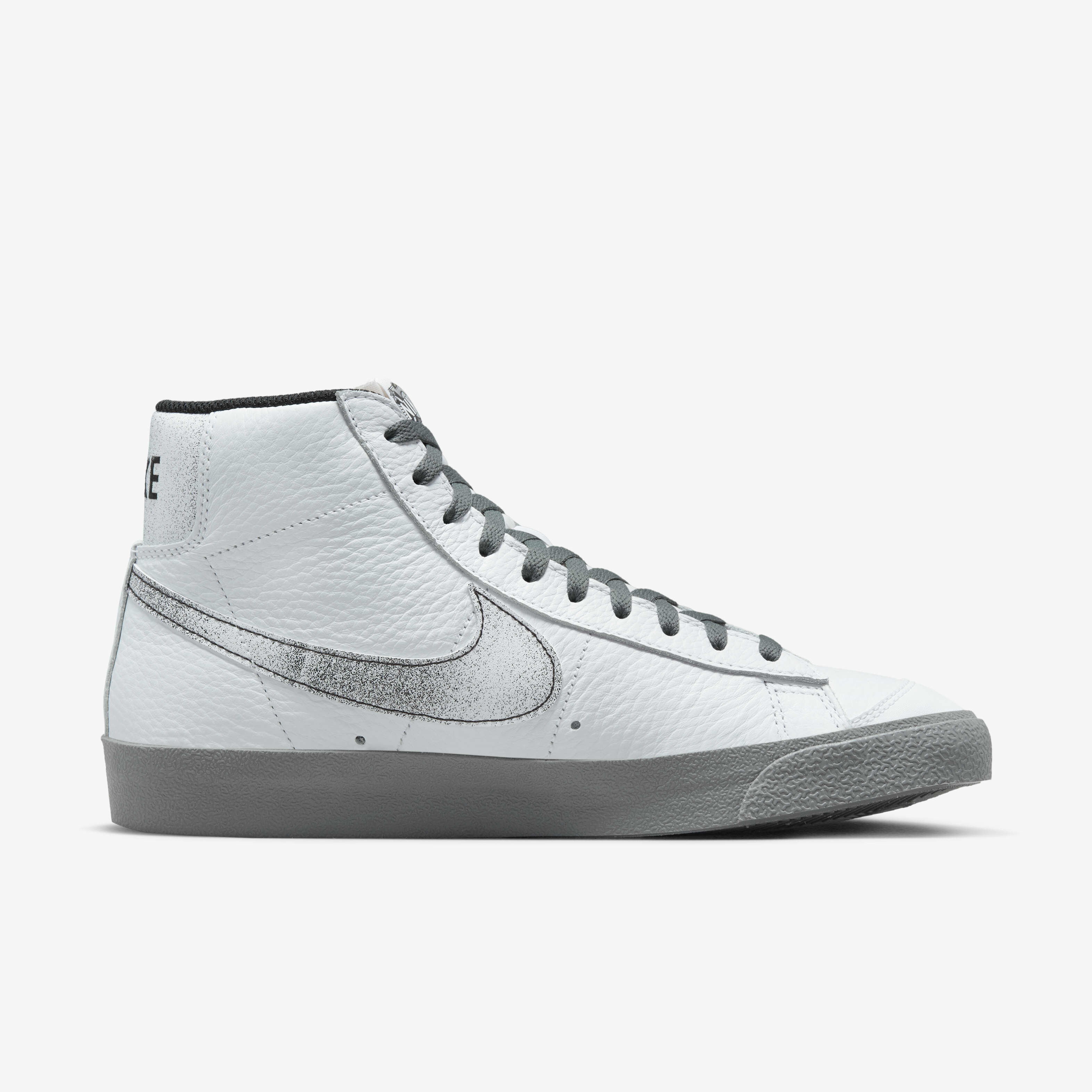 Nike Blazer Mid '77 image number 2