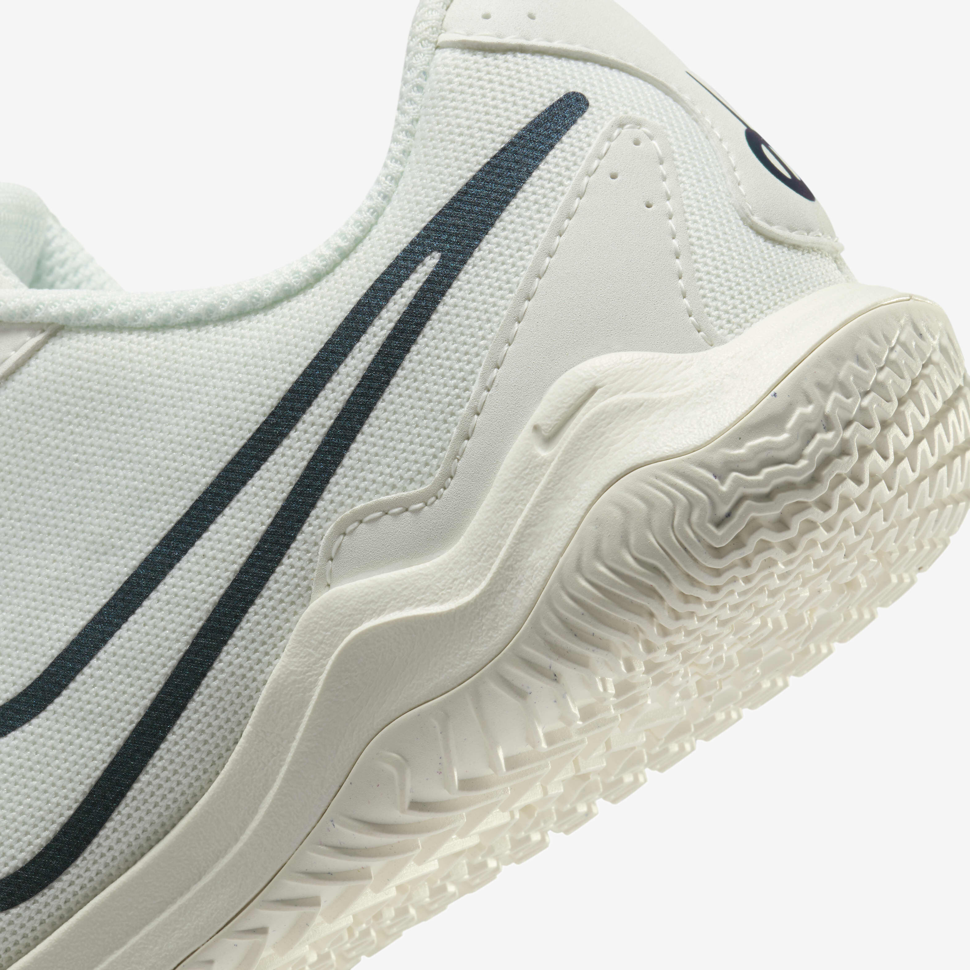 Nike Jr. Tiempo Pearl Legend 10 Academy image number 7