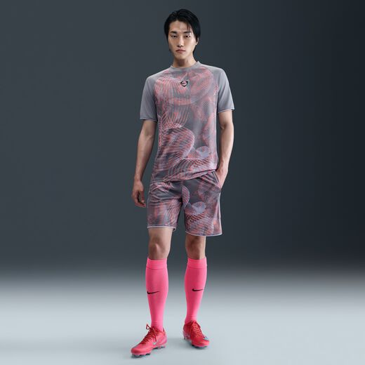 نايكي أكاديمي بلس