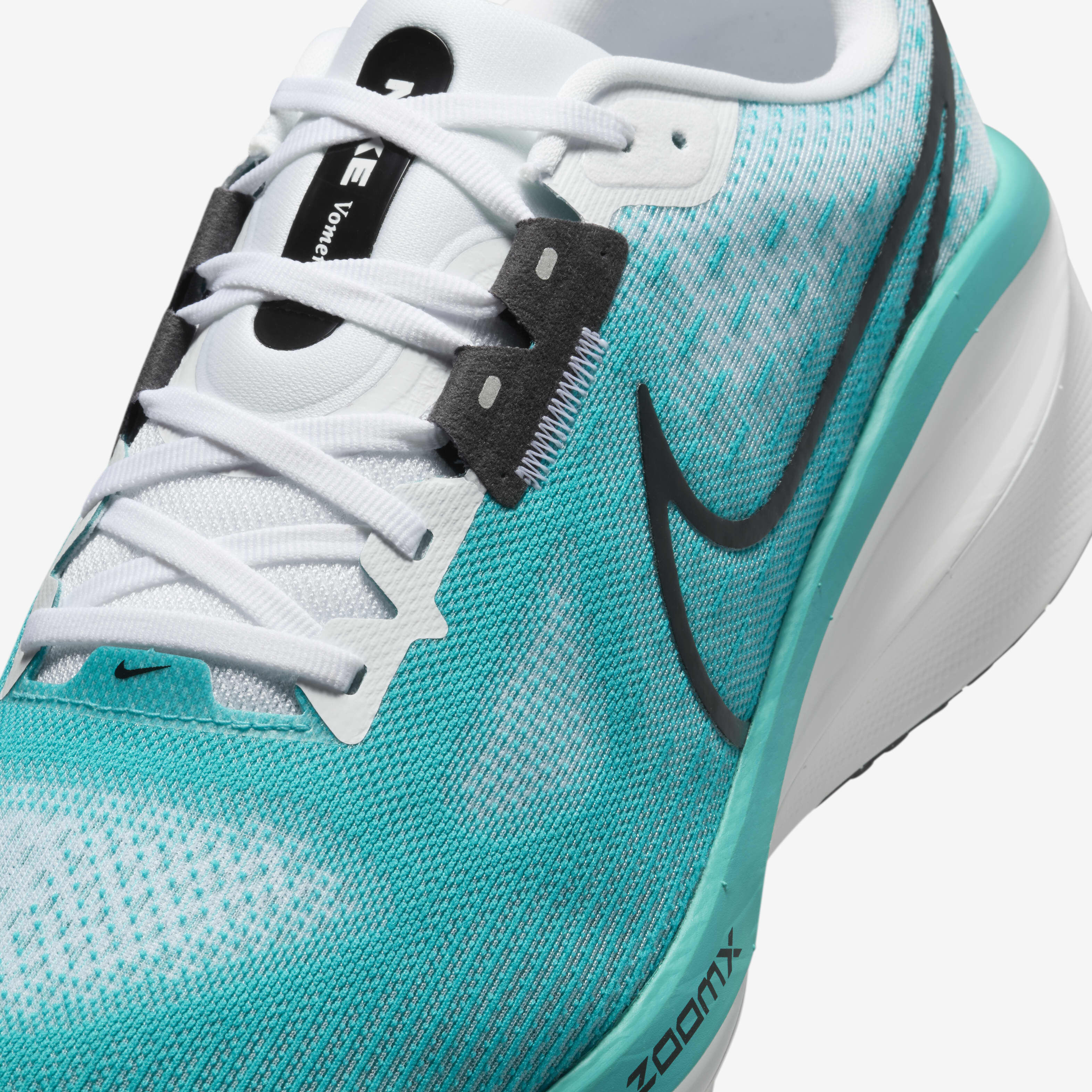Buy Nike Vomero 17 Men s Road Running Shoes Extra Wide Nike UAE Official