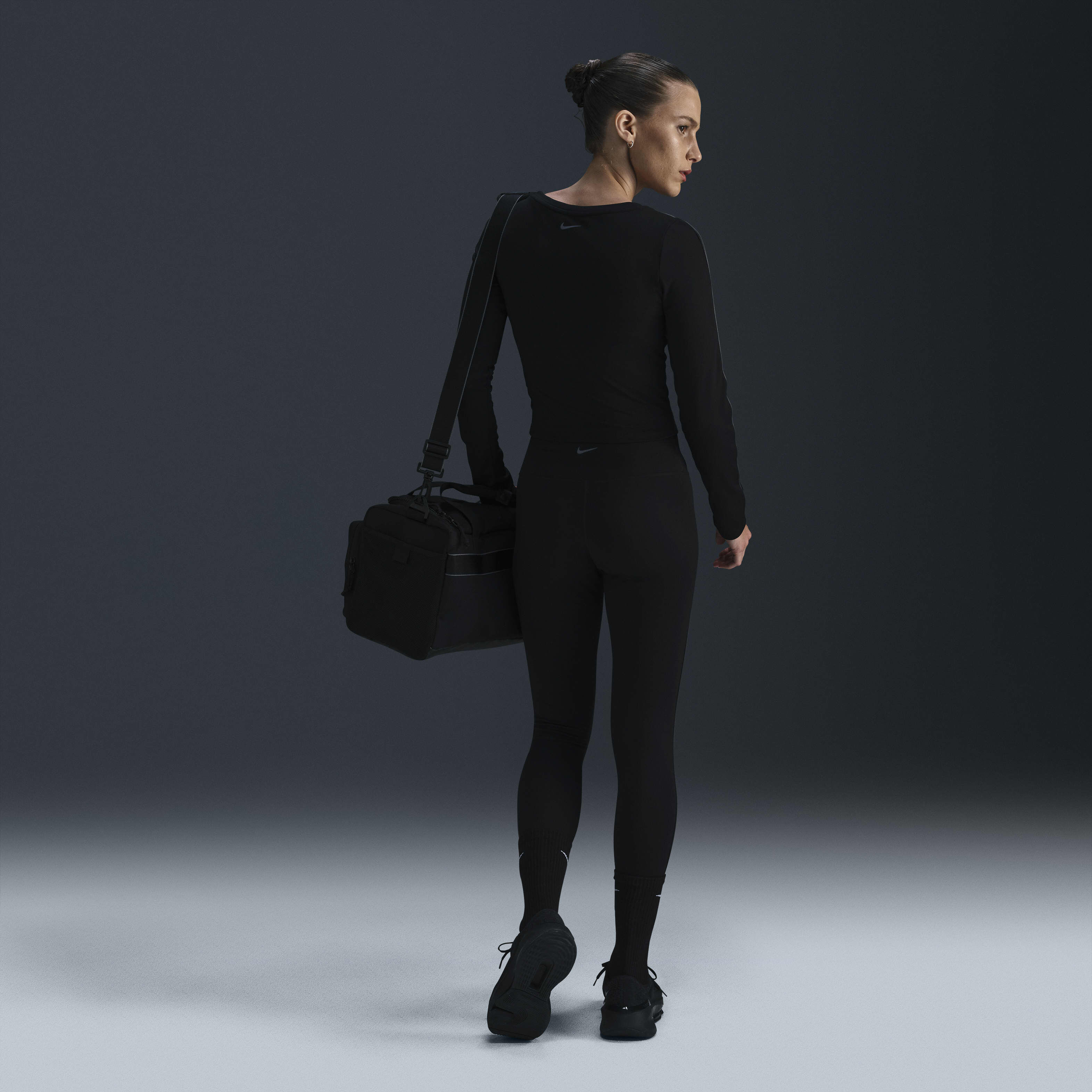 Nike One Fitted image number 4