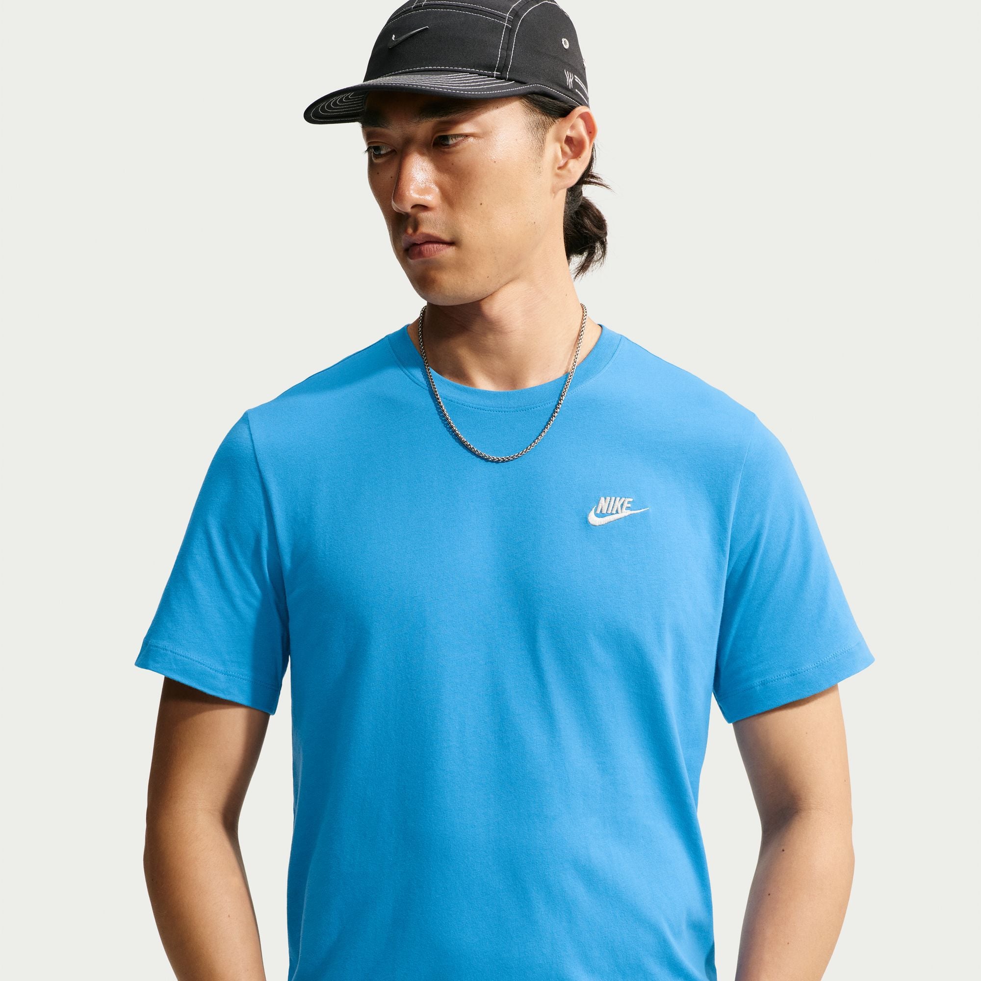 Nike Sportswear Club image number 2