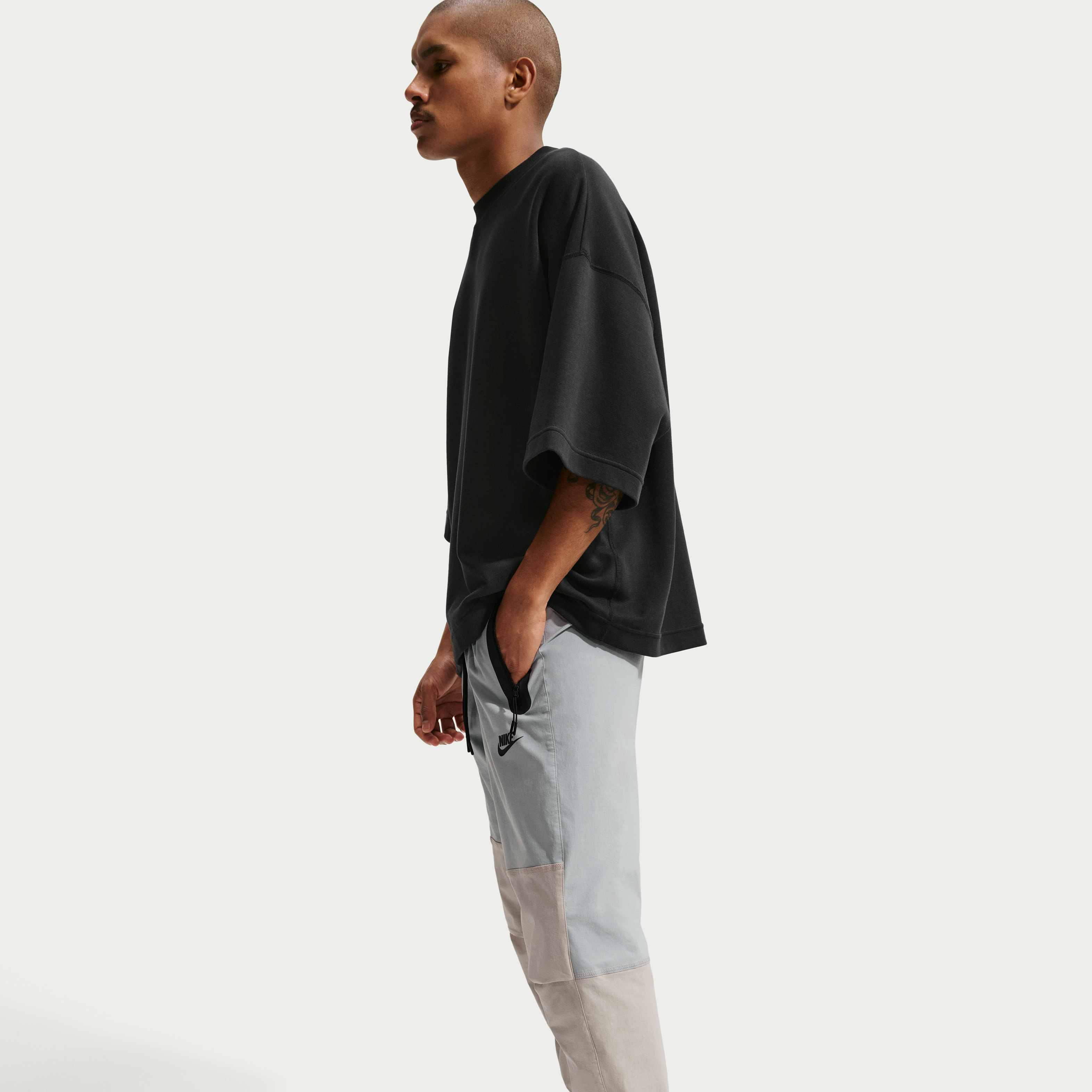 نايكي تك image number 3