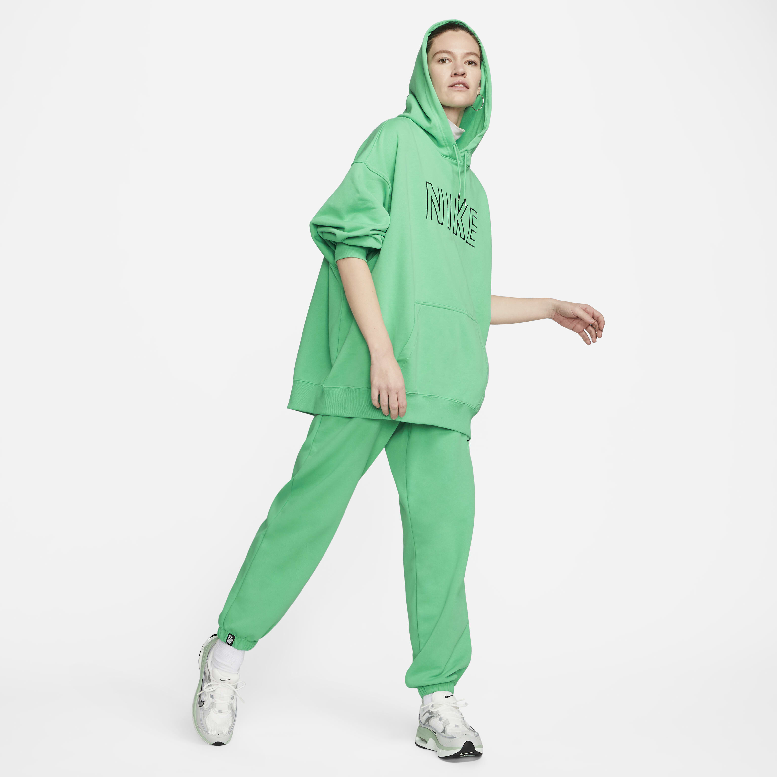 نايكي سبورتسوير image number 7