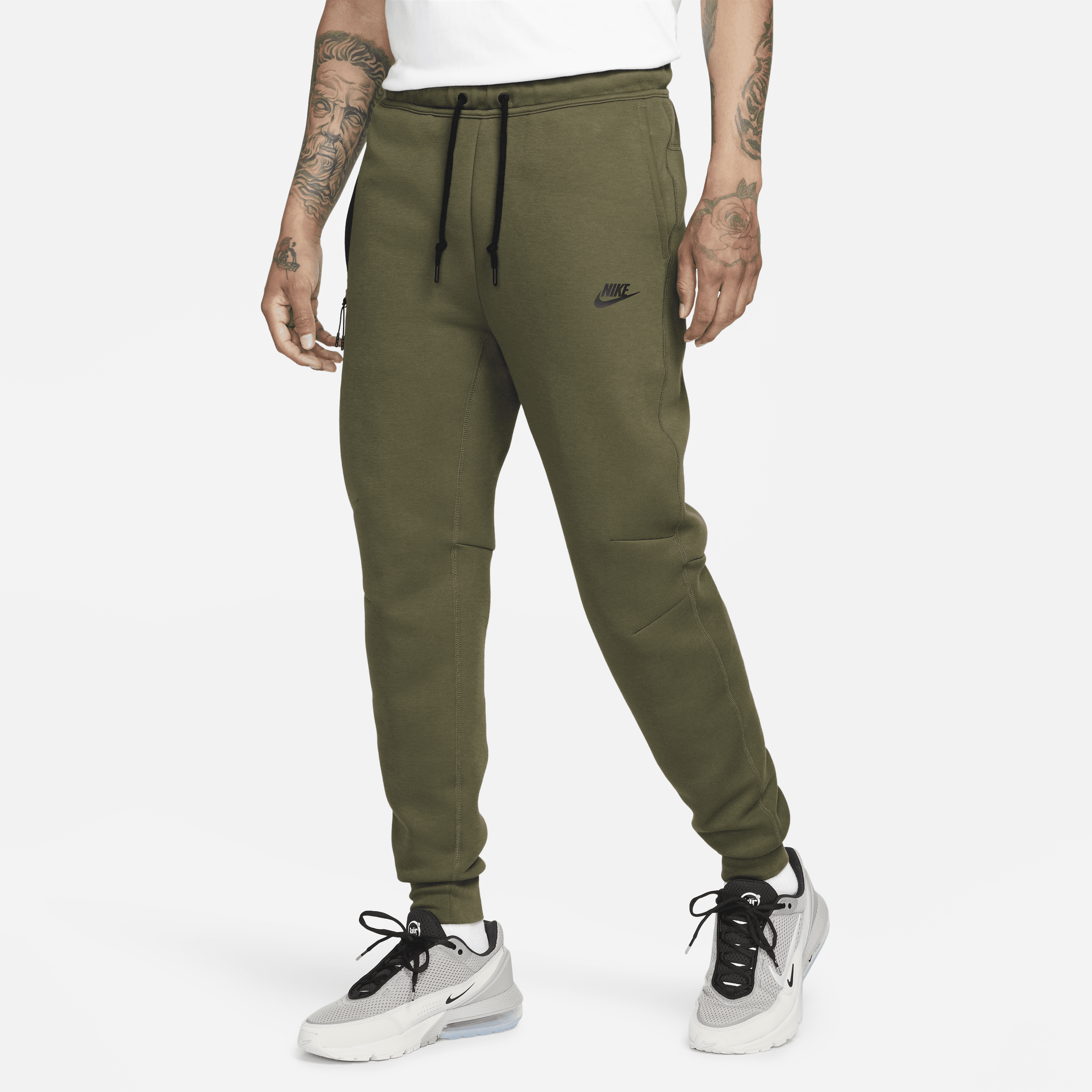 Nike tech sale slim fit joggers