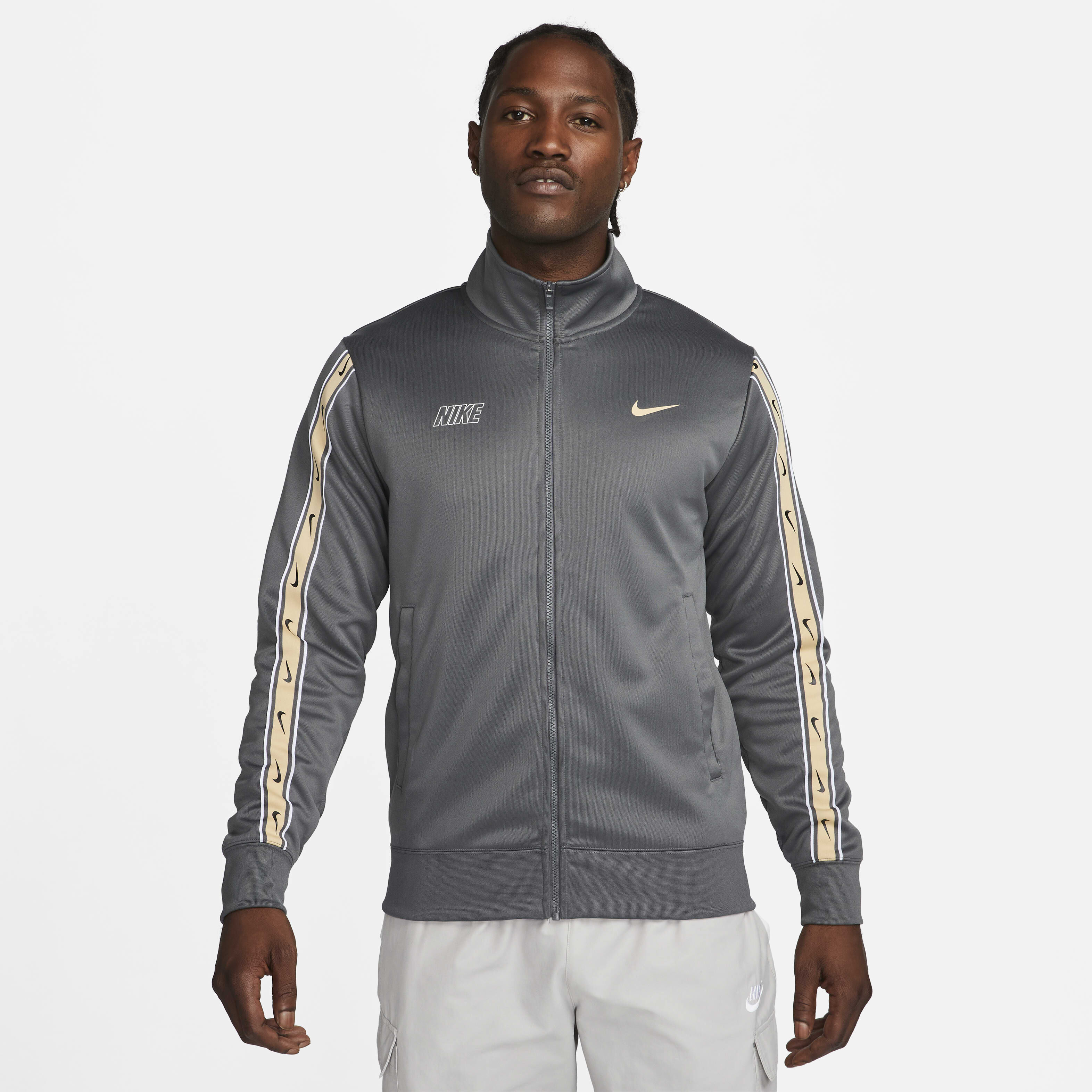 Nike Sportswear Repeat image number 0