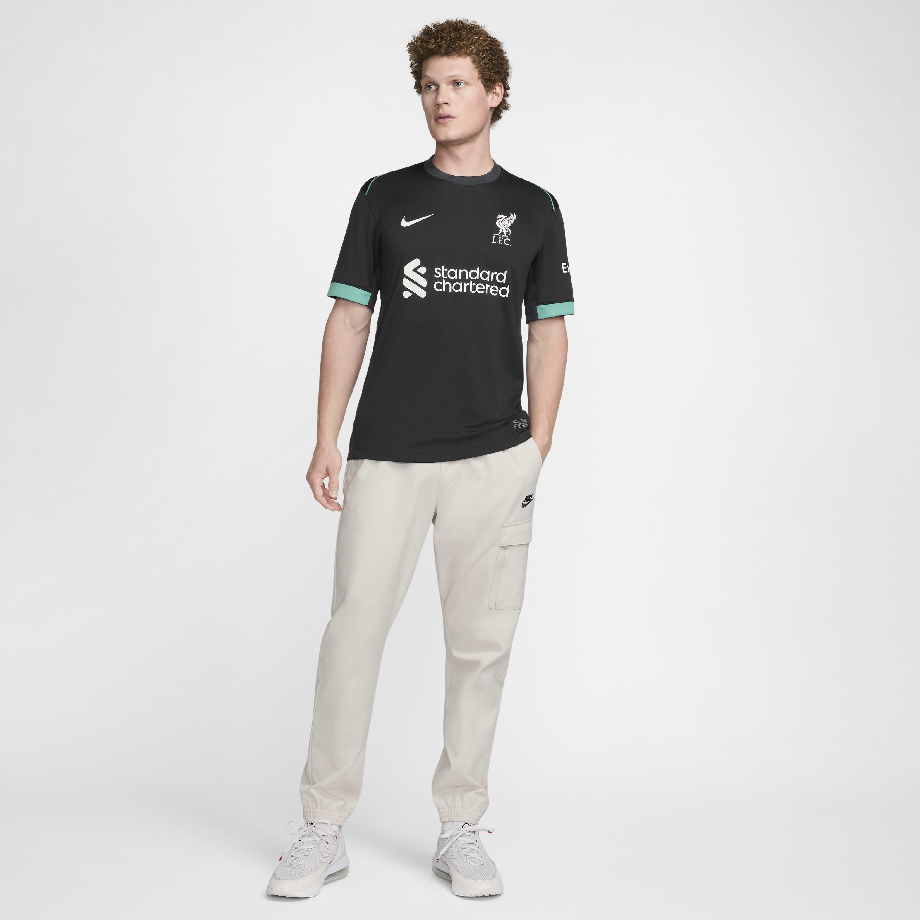 Liverpool F.C. 2024/25 Stadium Away image number 9