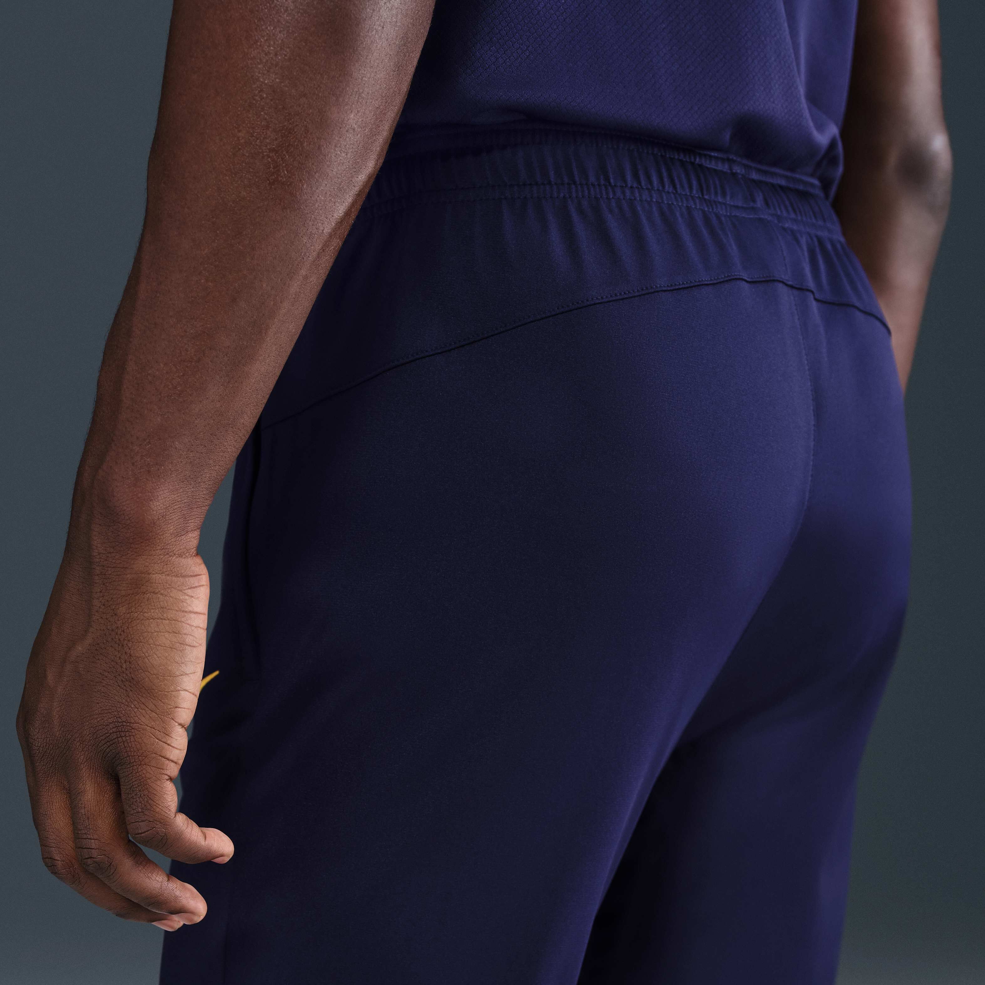 برشلونة سترايك image number 2