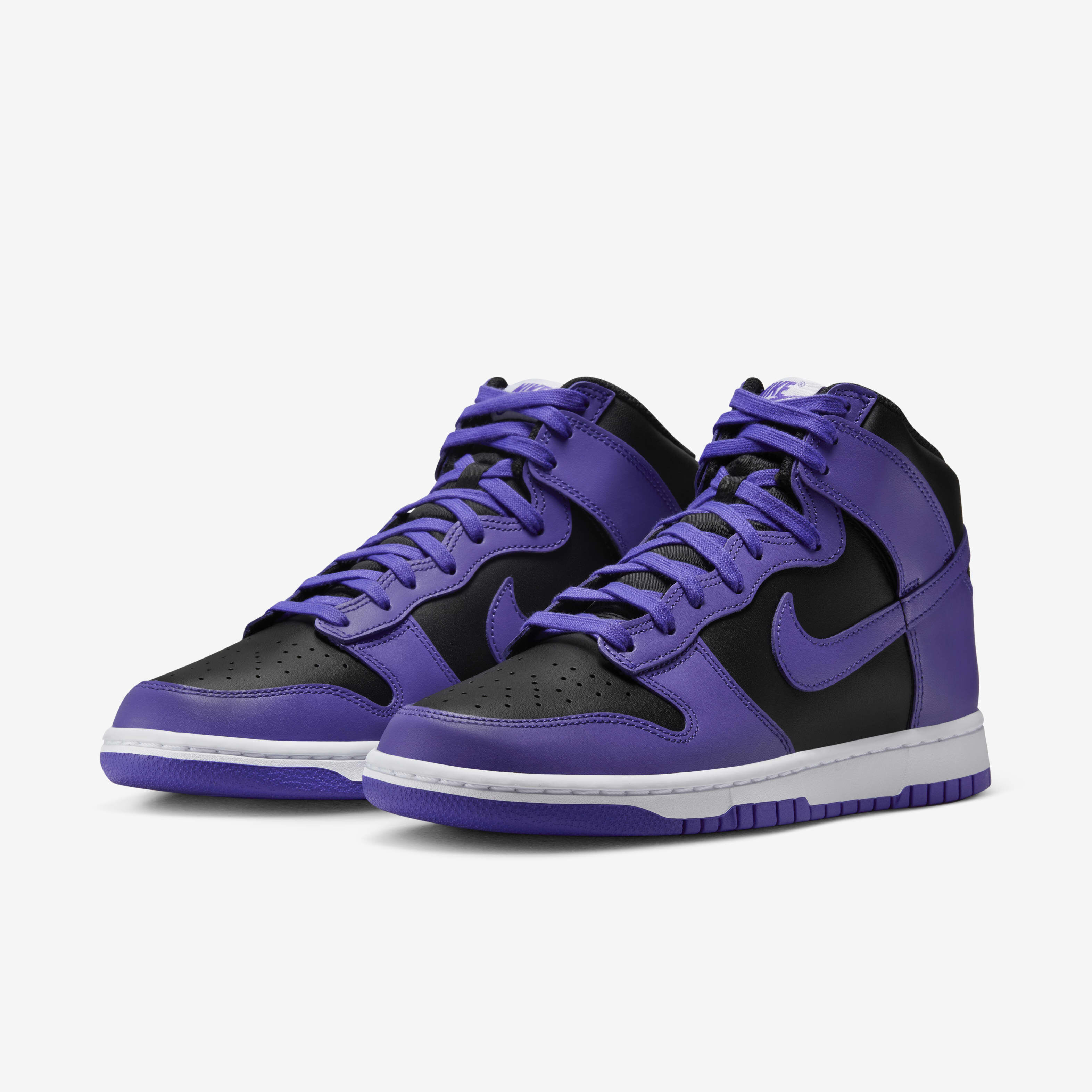Nike Dunk High Retro image number 4