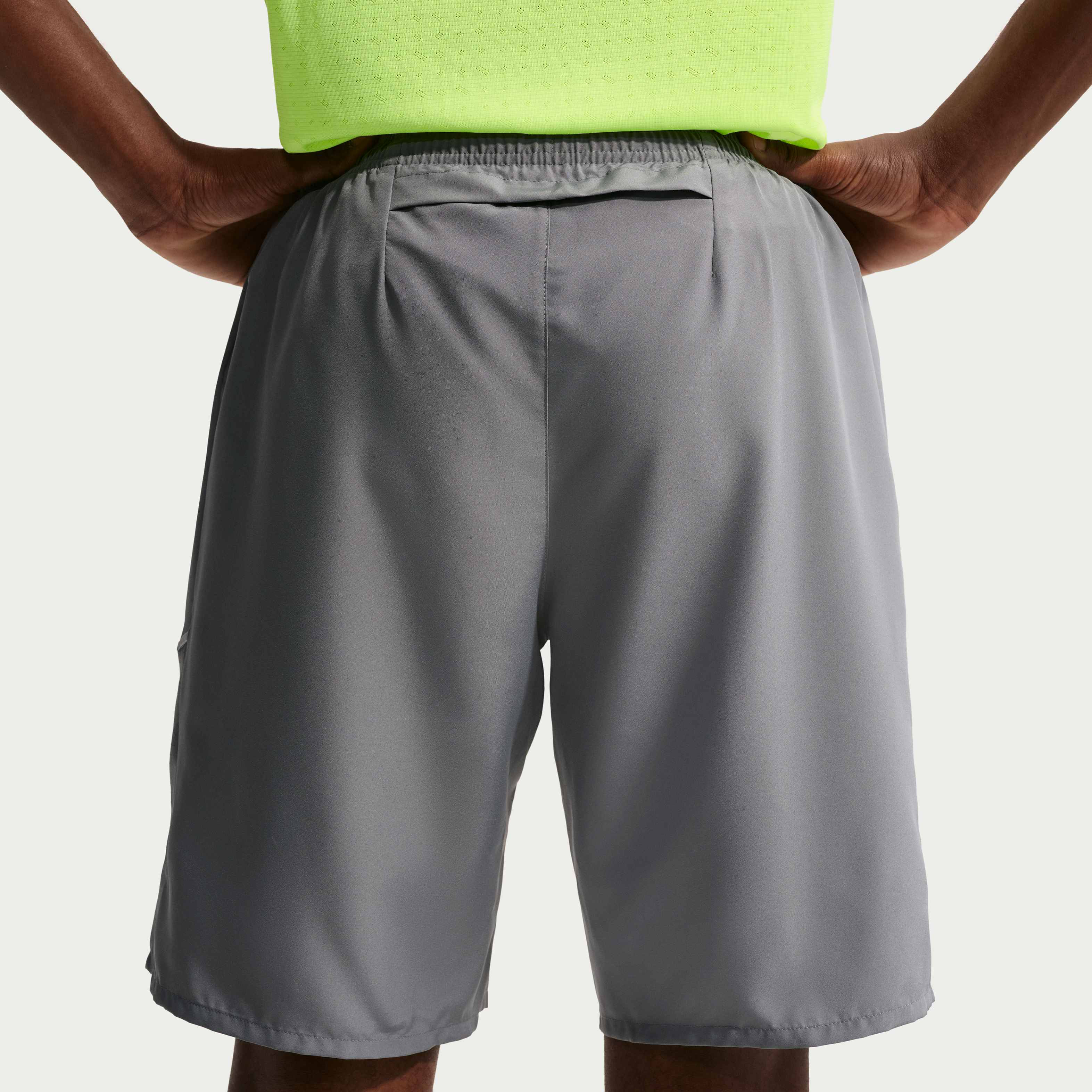 نايكي ميلر image number 2