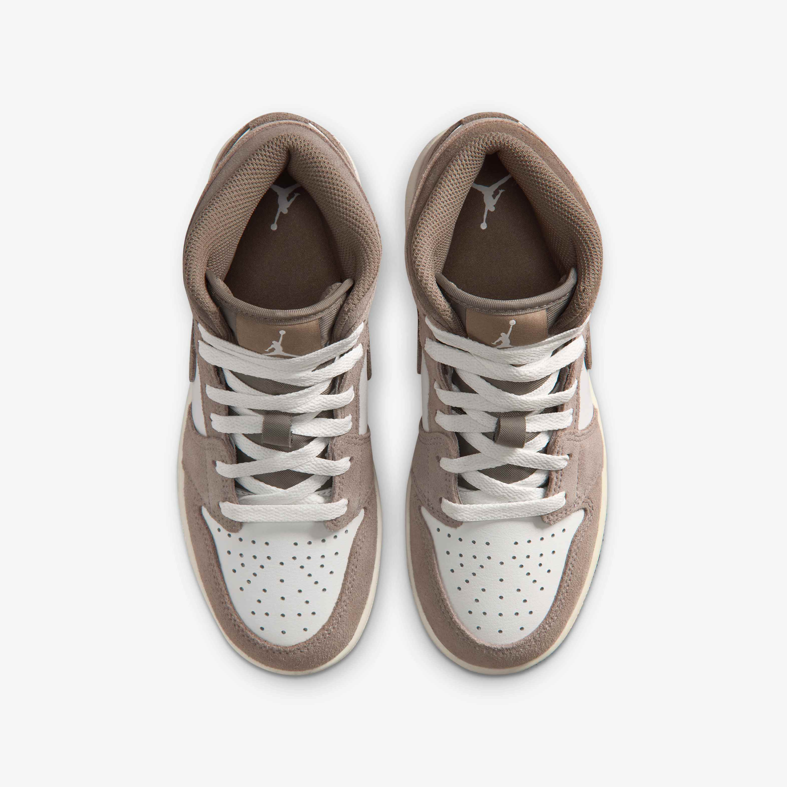 Air Jordan 1 Mid image number 3