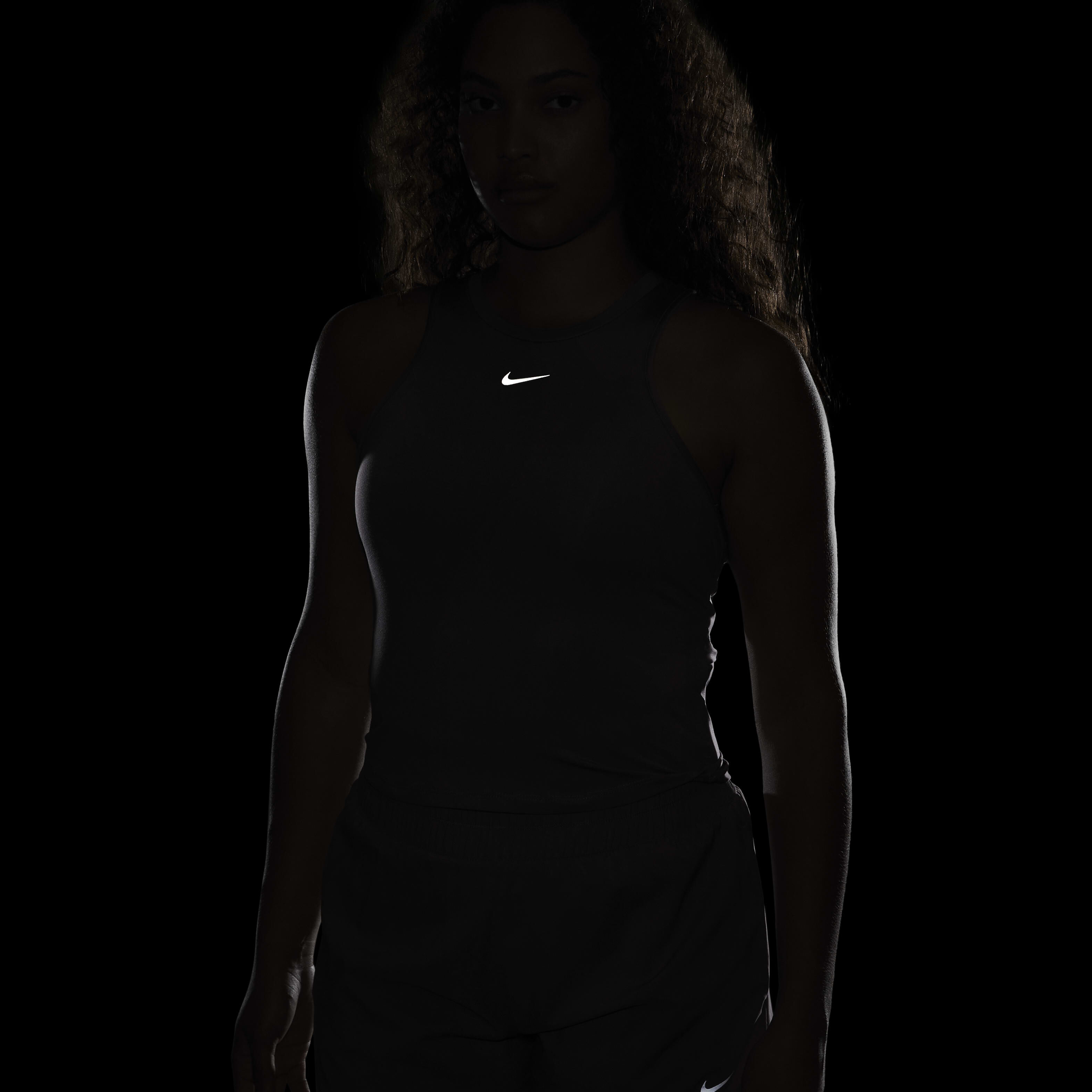 Nike Dri-FIT One Luxe image number 4