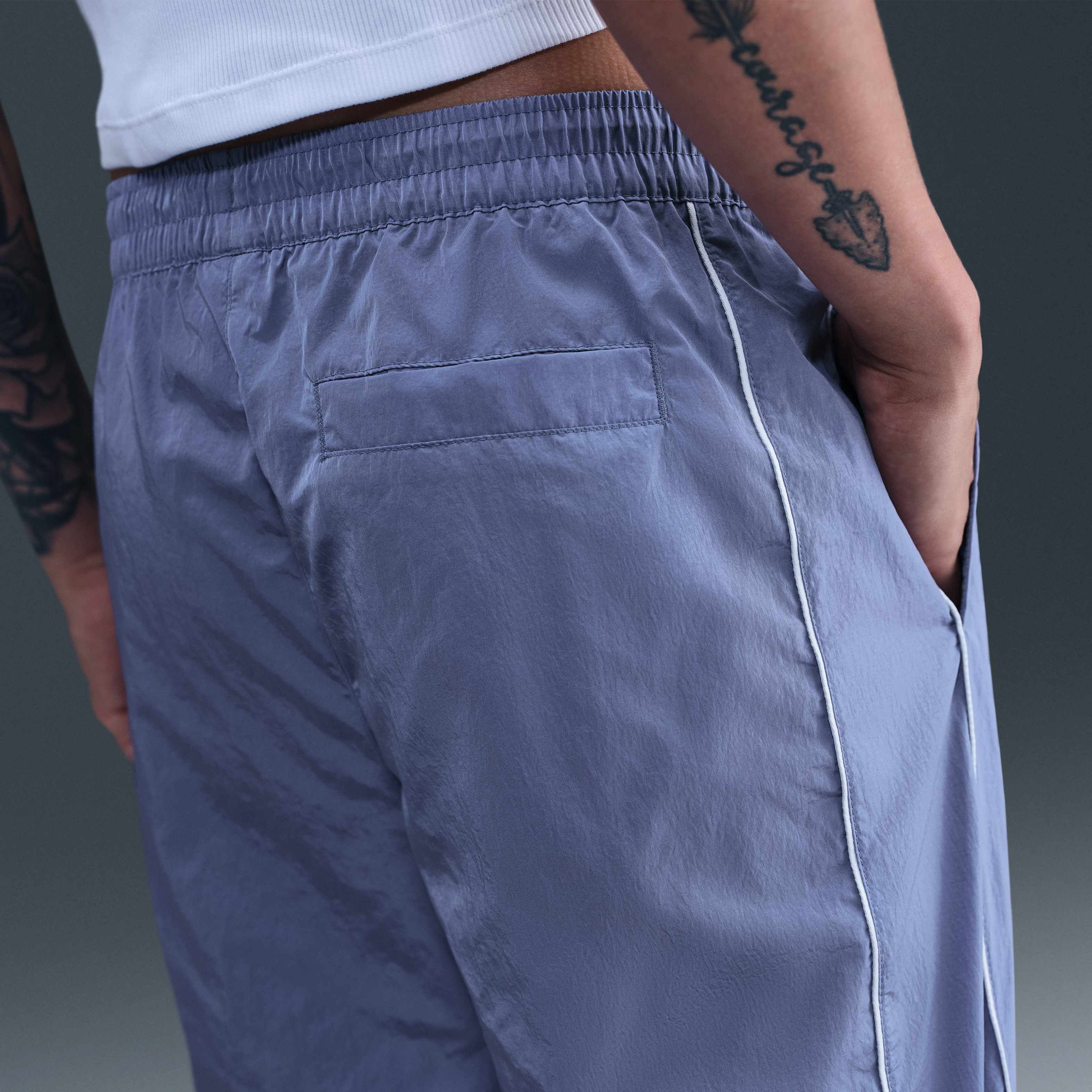 نايكي ويندرانر image number 2