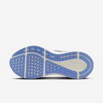 Nike Structure 25