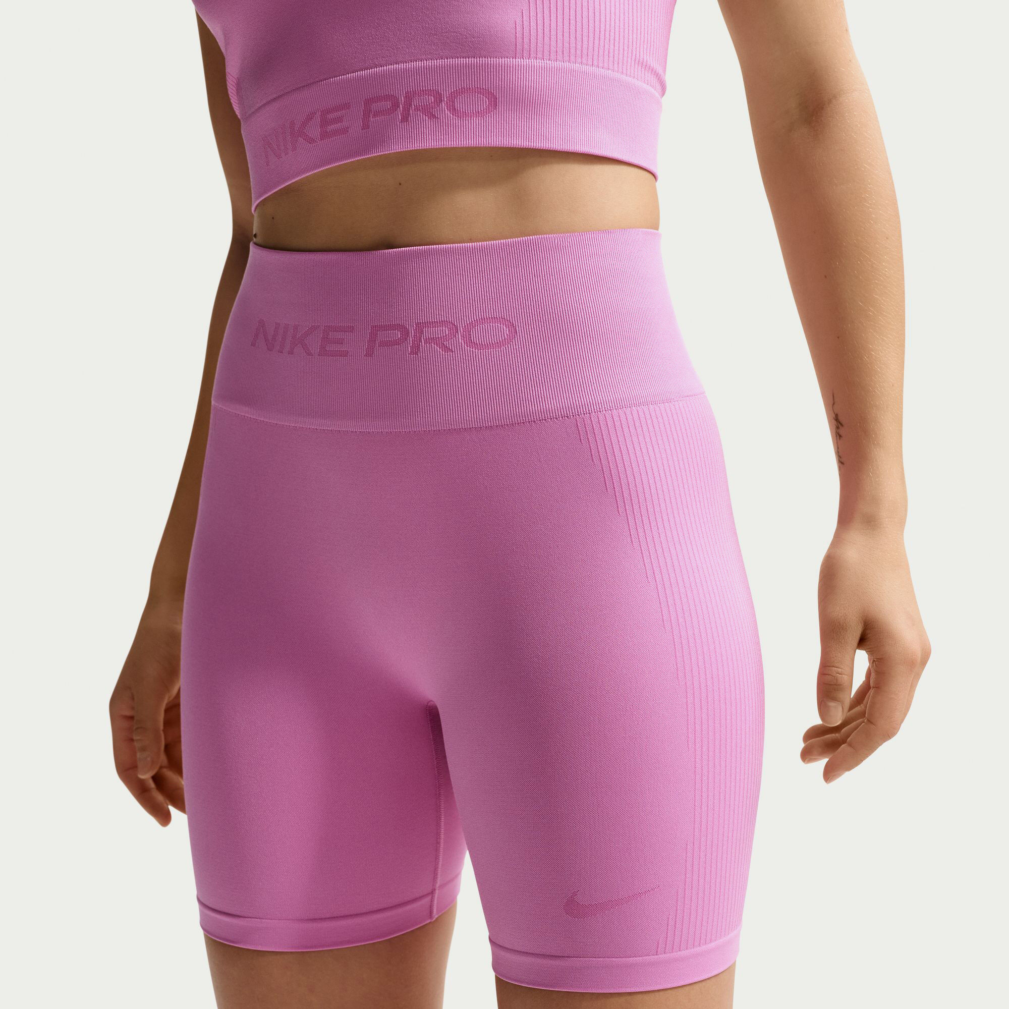 Nike Pro Seamless image number 2
