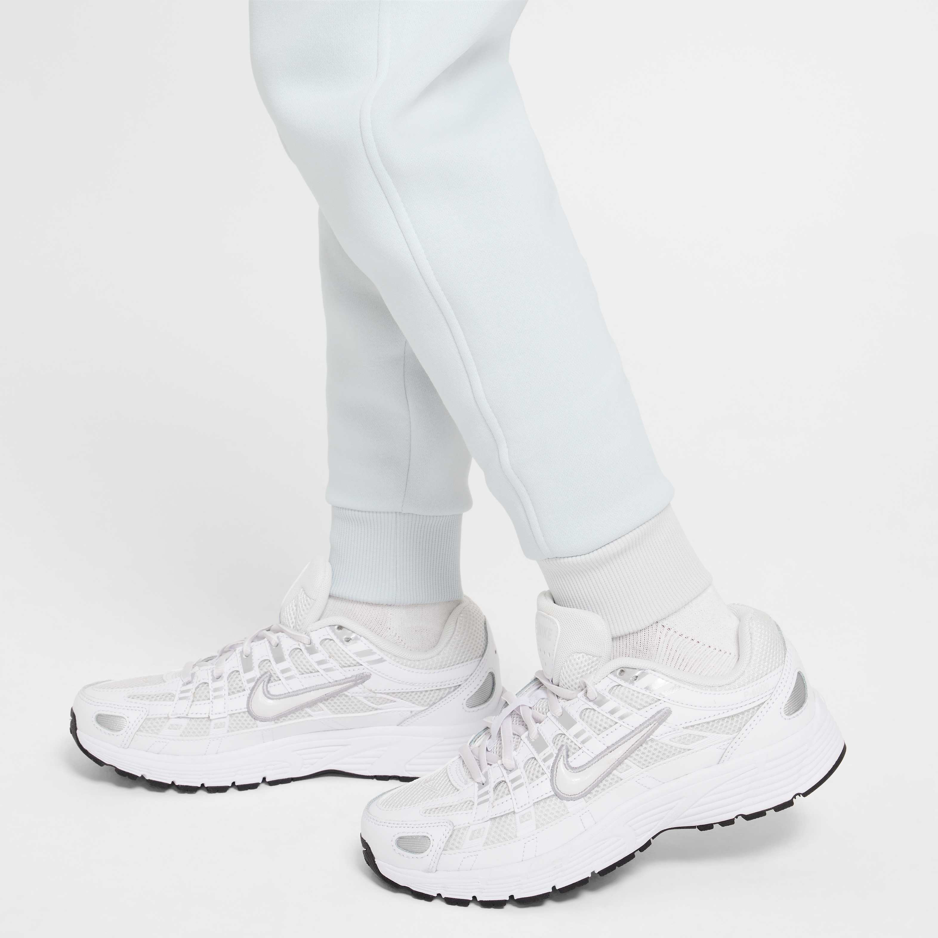 نايكي سبورتسوير كلوب فليس image number 4