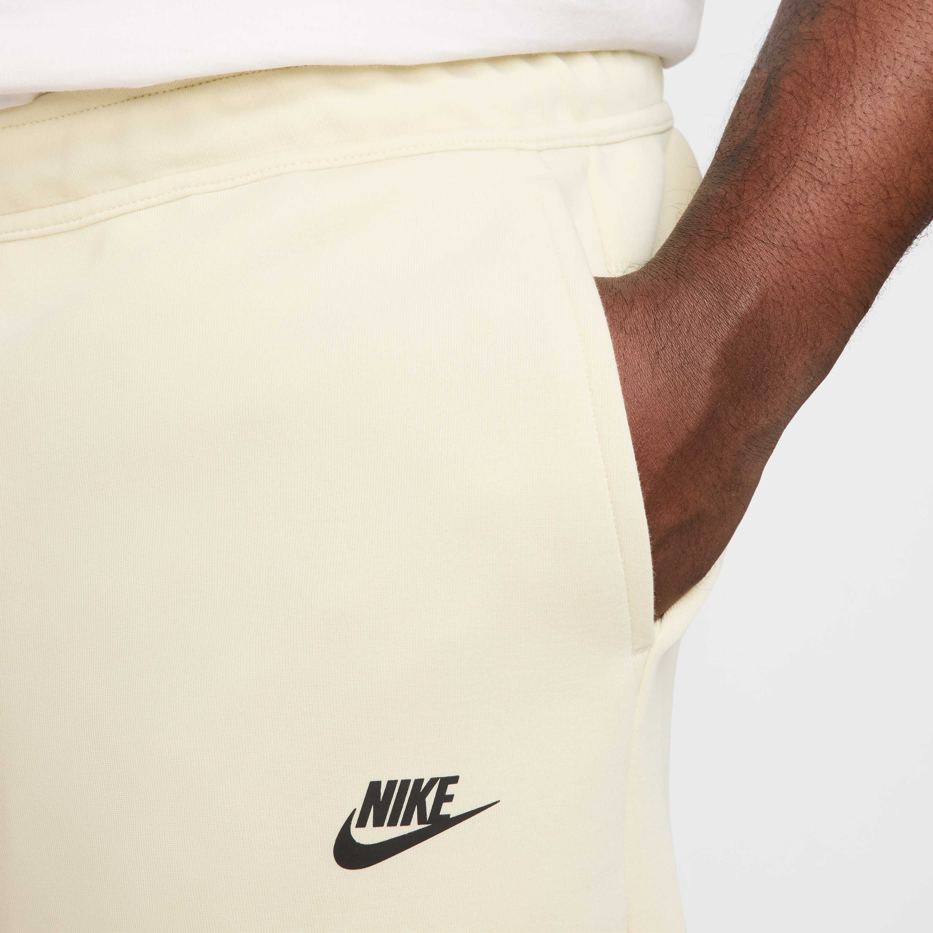 Nike Sportswear Tech Fleece image number 12