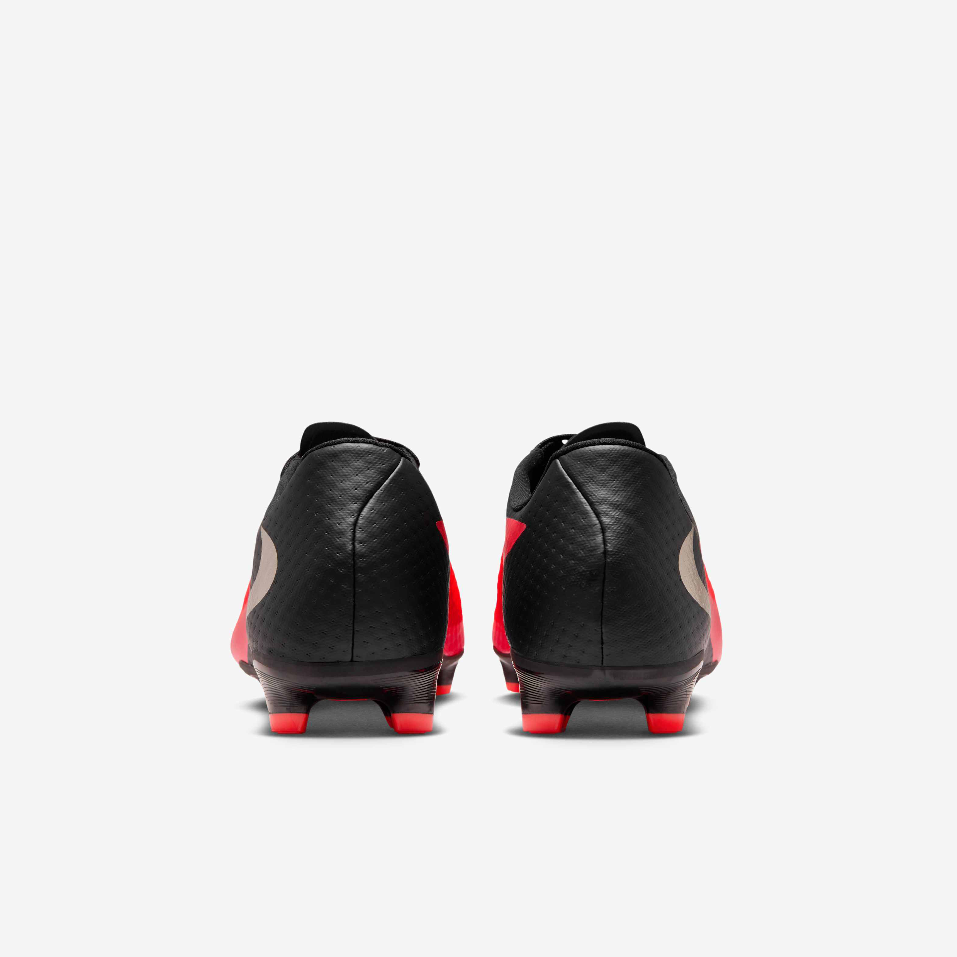 Nike Phantom 6 Low Academy image number 5