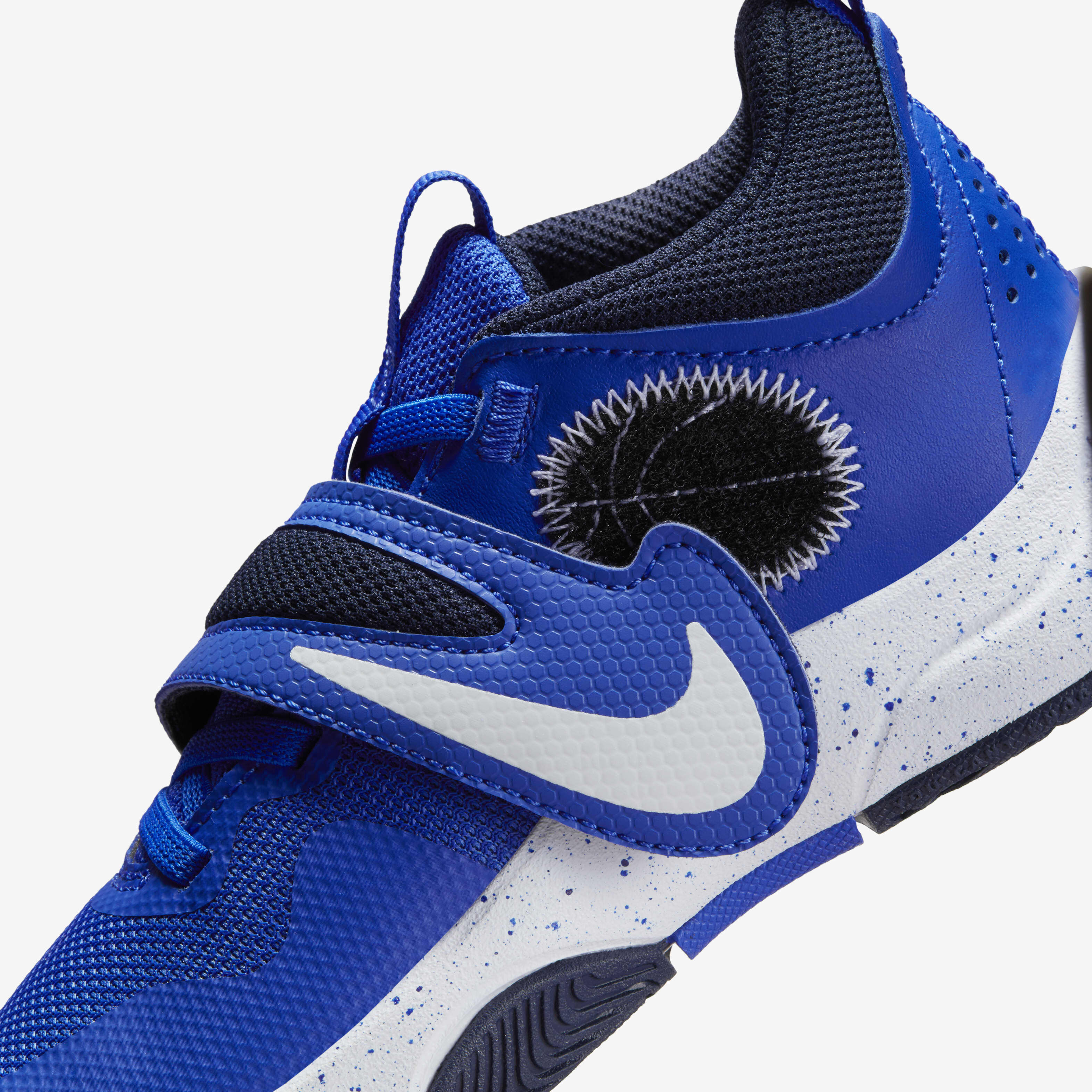 Youth nikes cheap