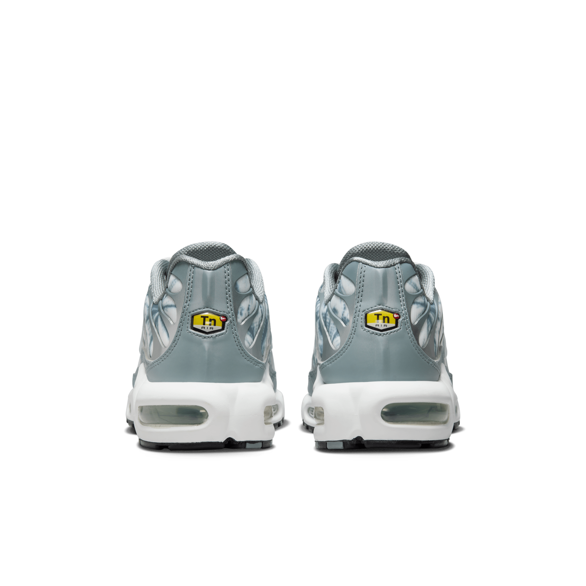 Nike astra 3 colors deals