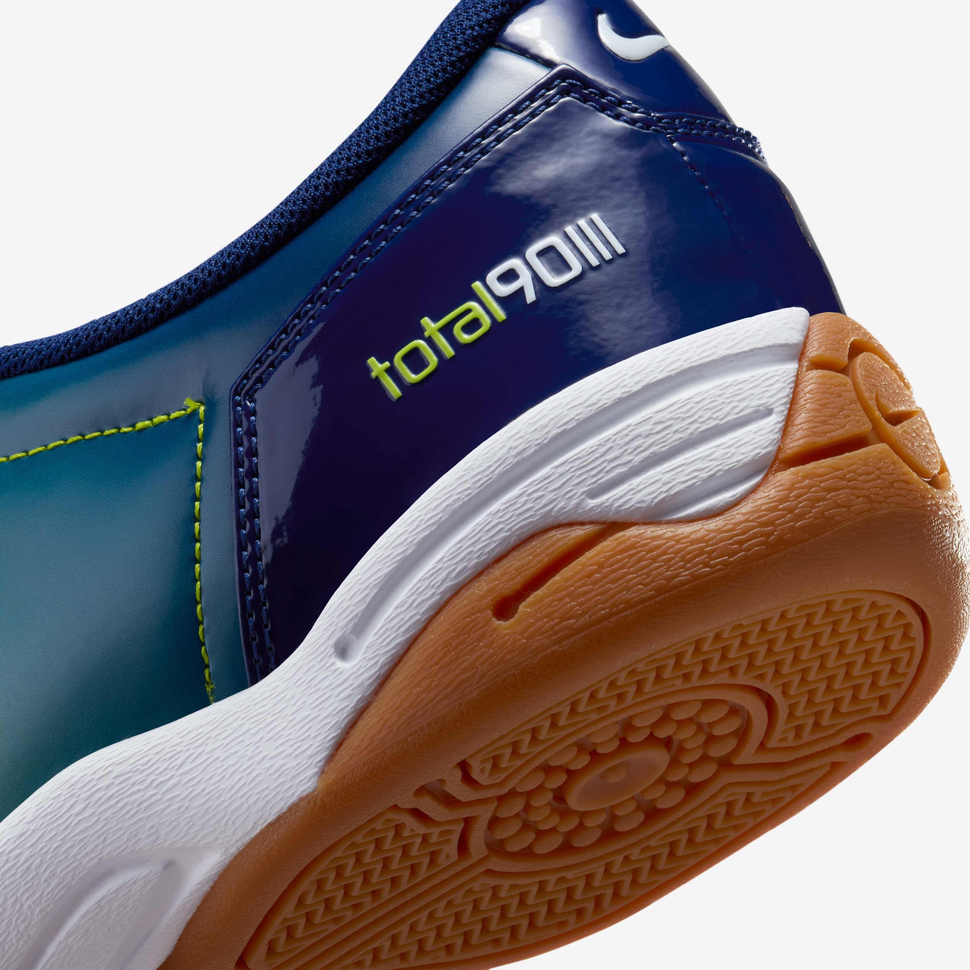 Nike Total90 image number 7