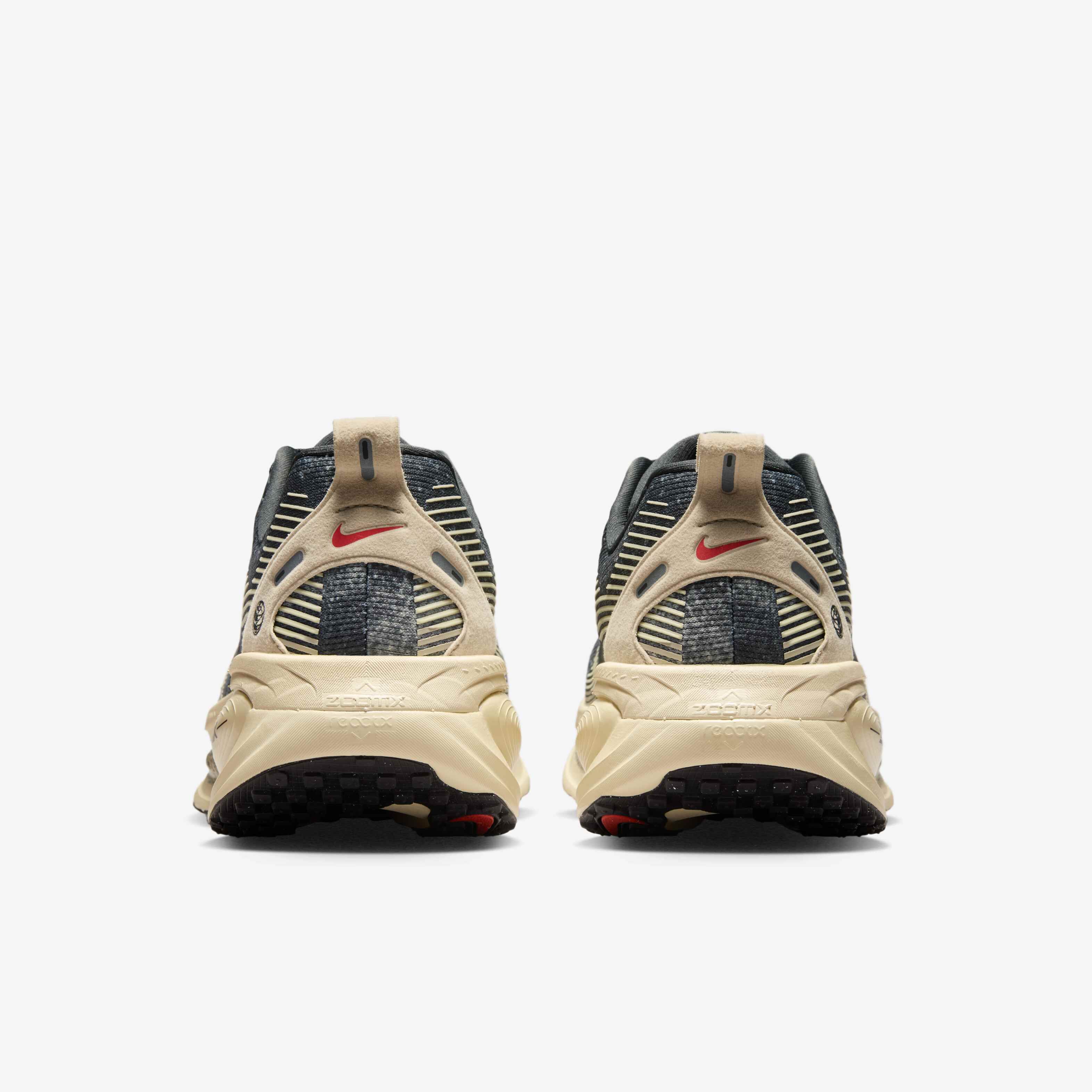 Nike Vomero 18 image number 5