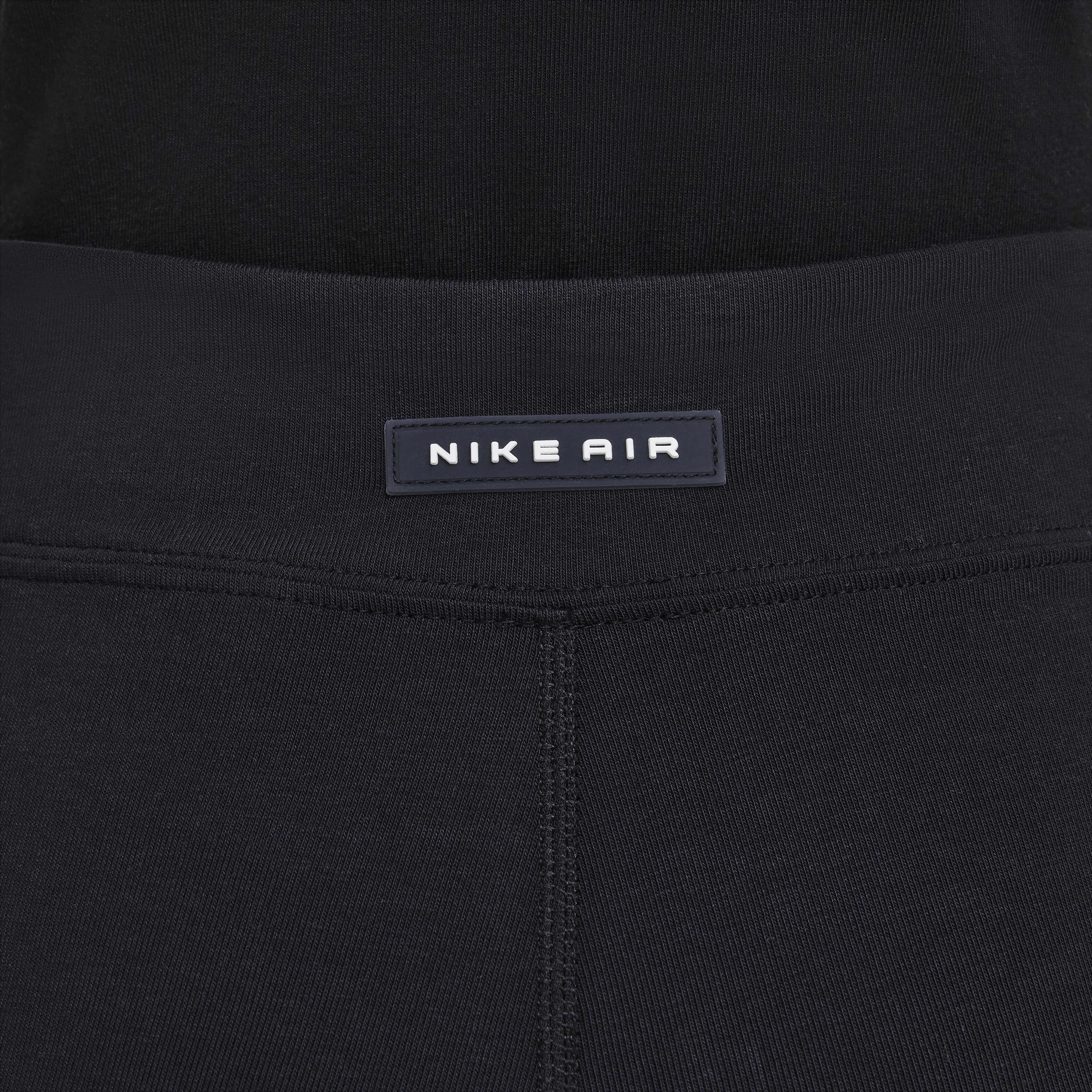 Nike Air Essential image number 3