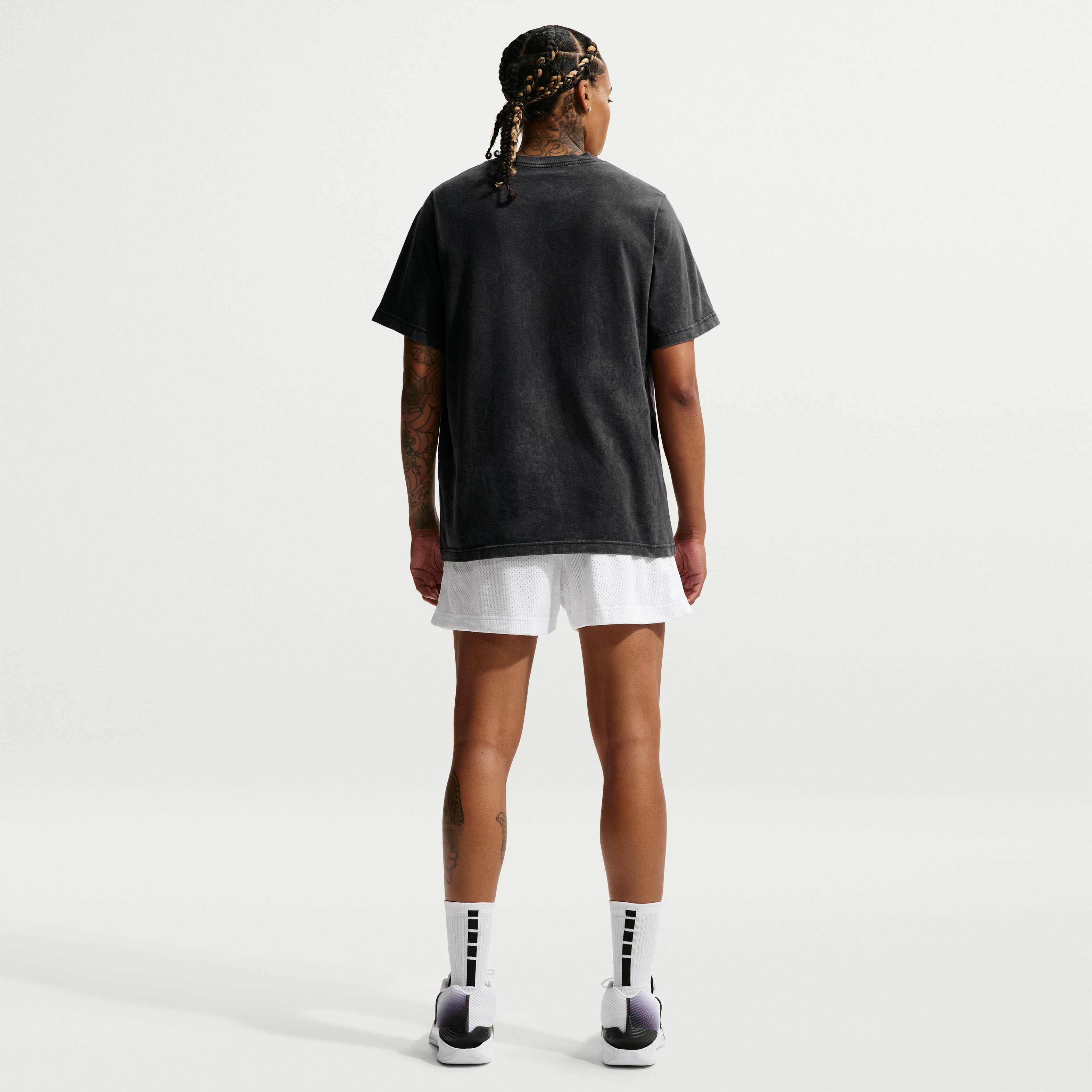Nike Essential image number 4