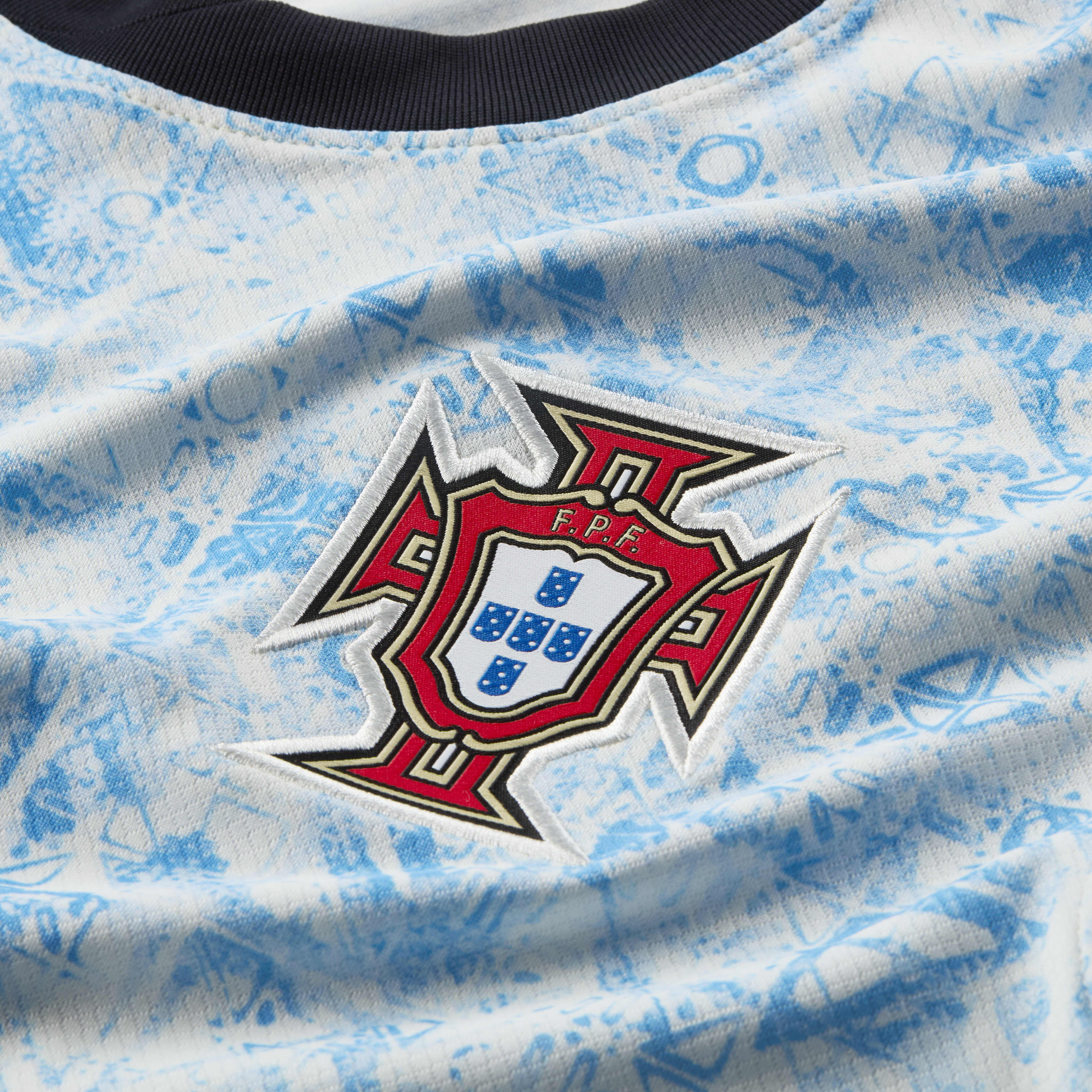 Portugal (Men's Team) 2024/25 Stadium Away image number 10