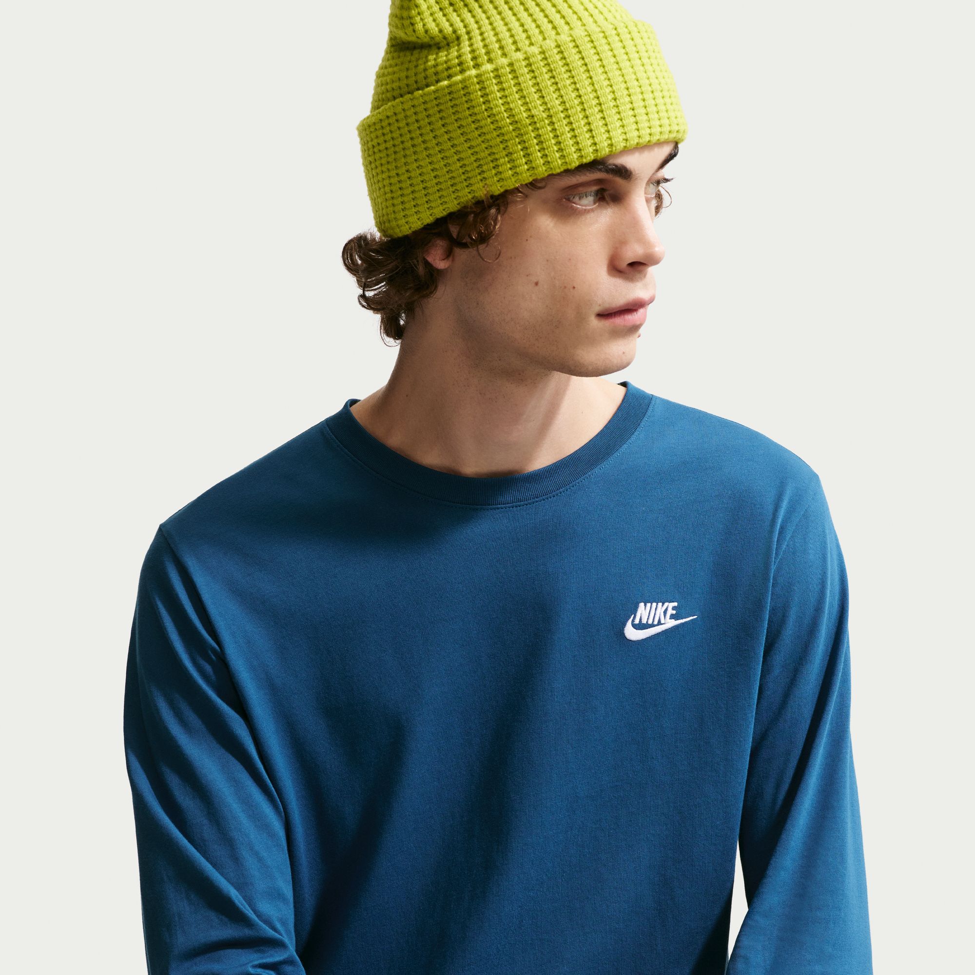 Nike Sportswear Club image number 4