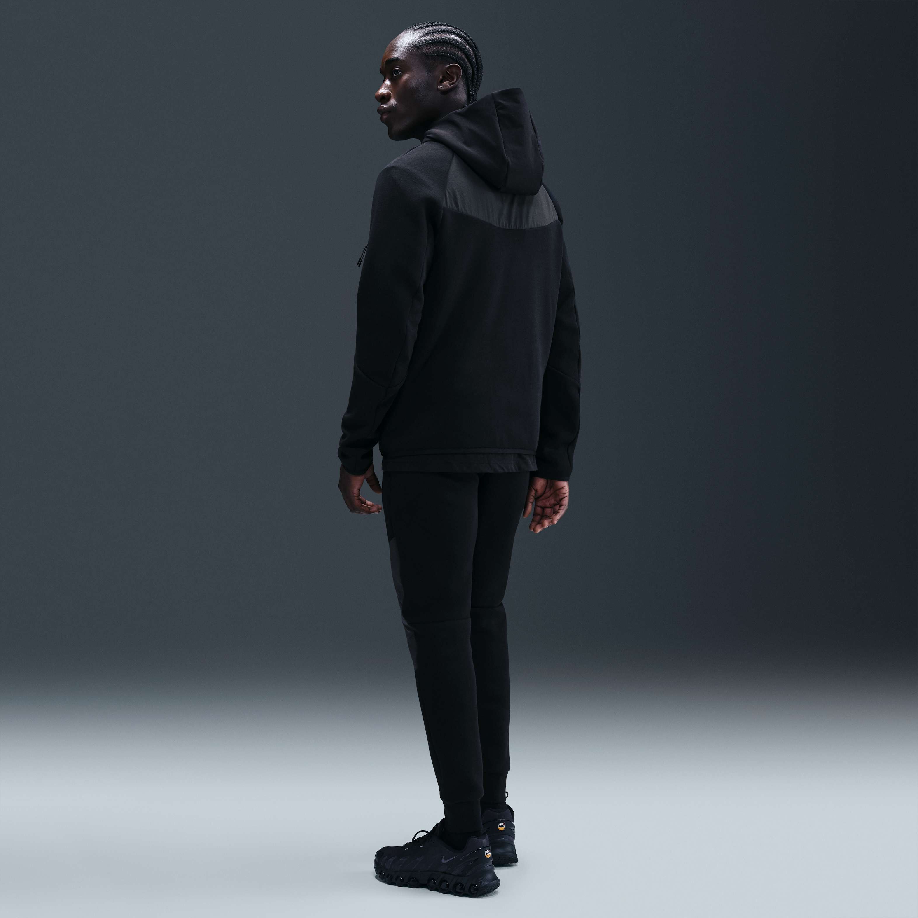 نايكي تك image number 4