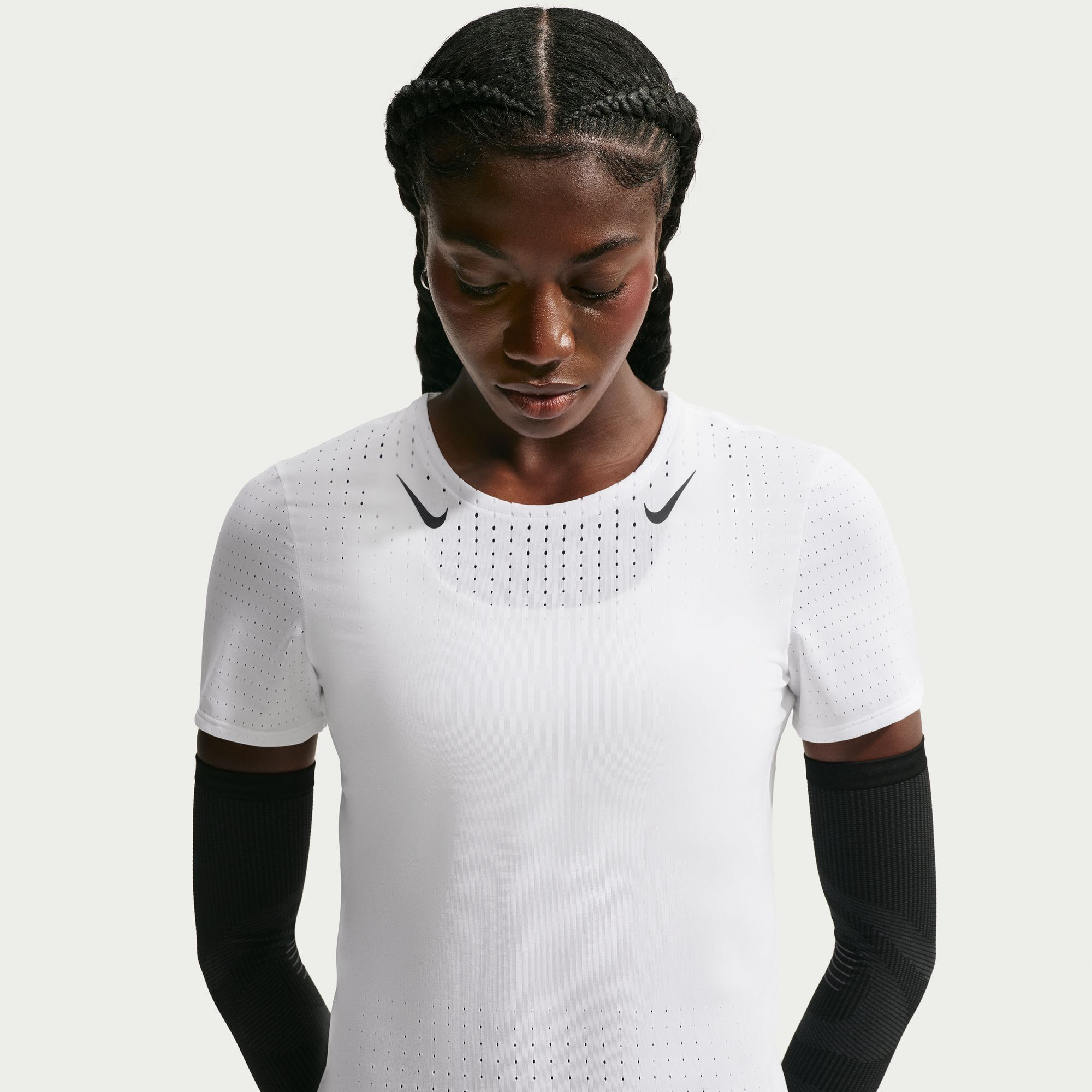 Nike AeroSwift image number 2